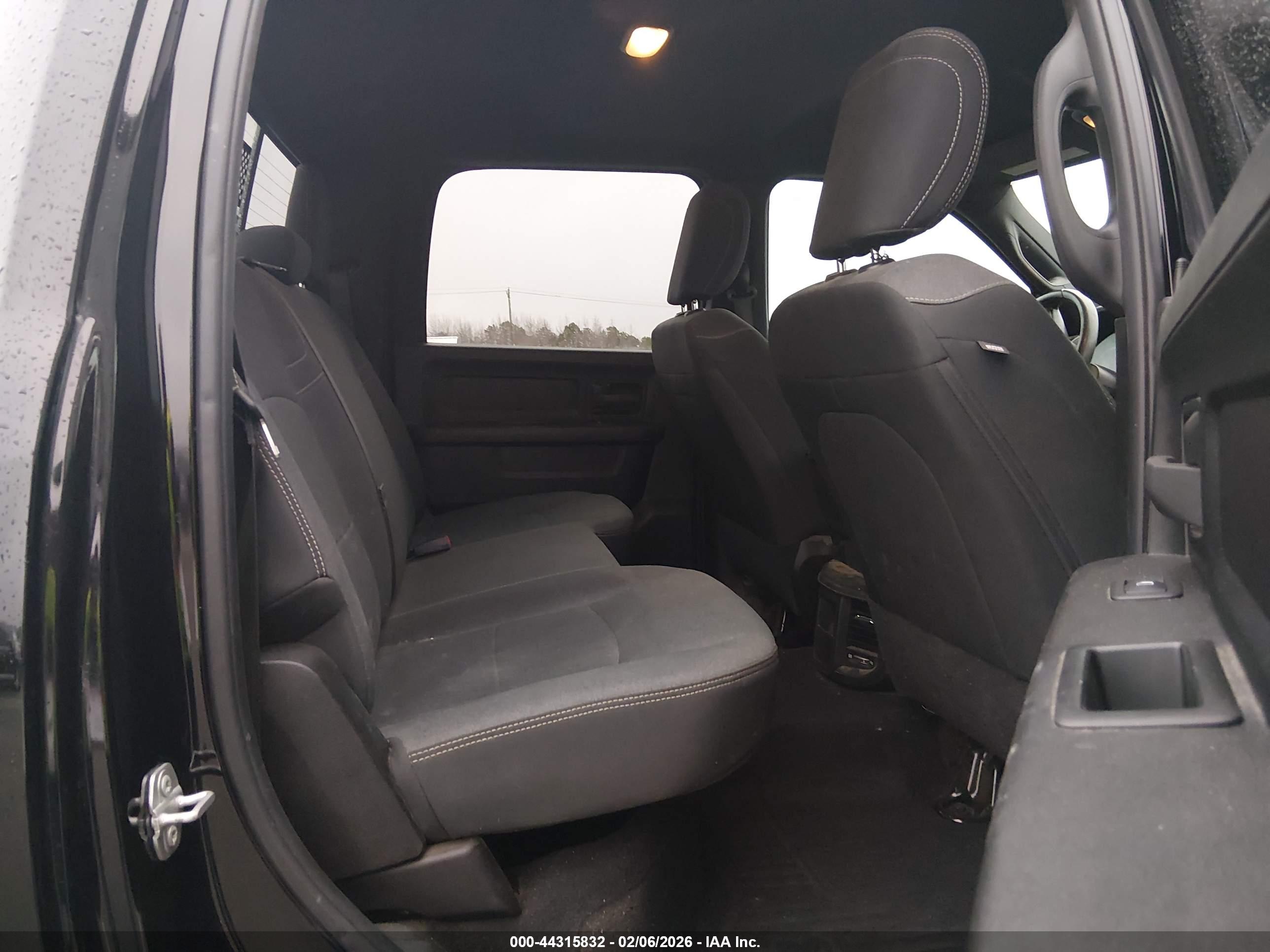RAM 2500 image 8