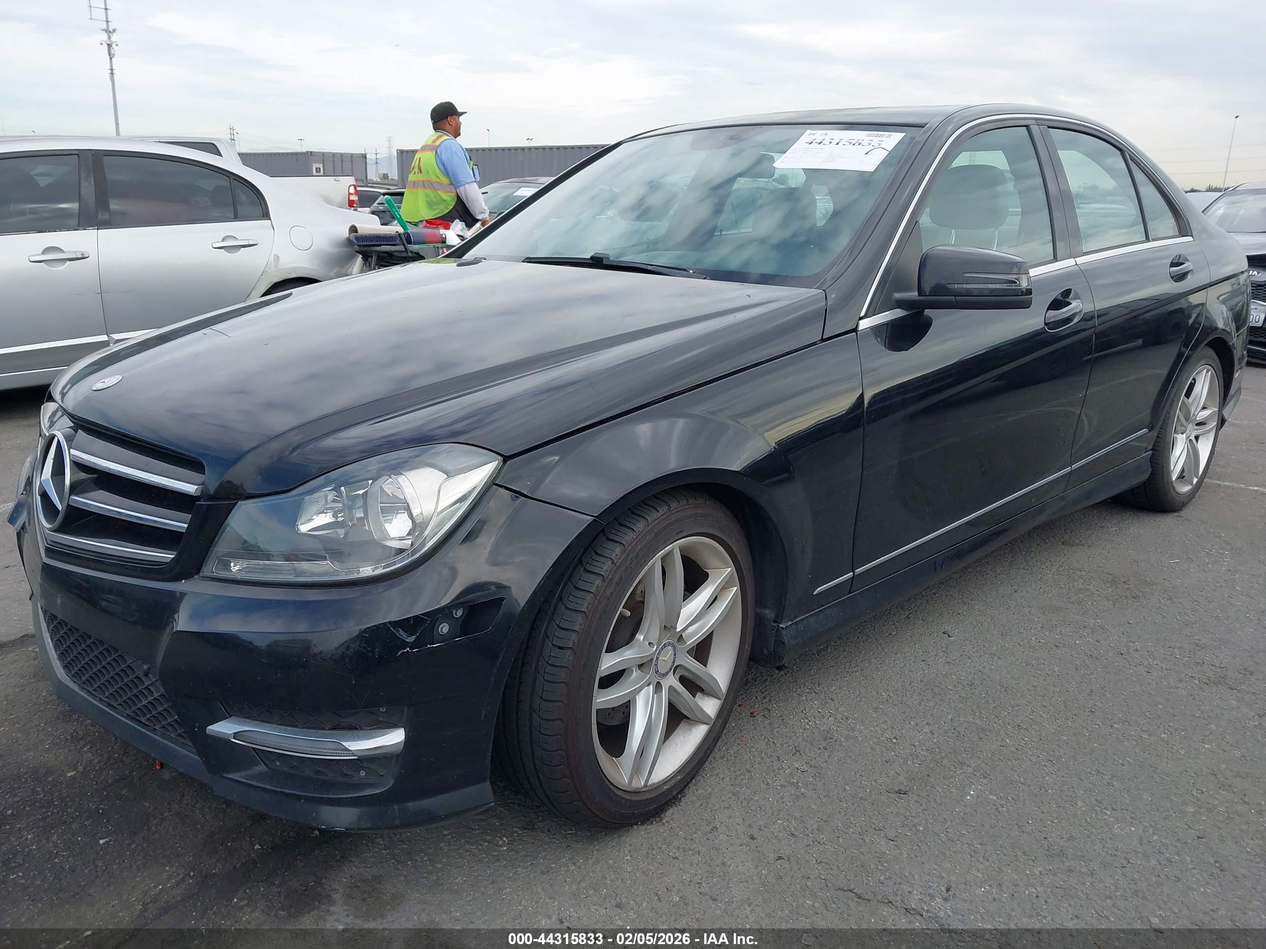 MERCEDES-BENZ C image 2