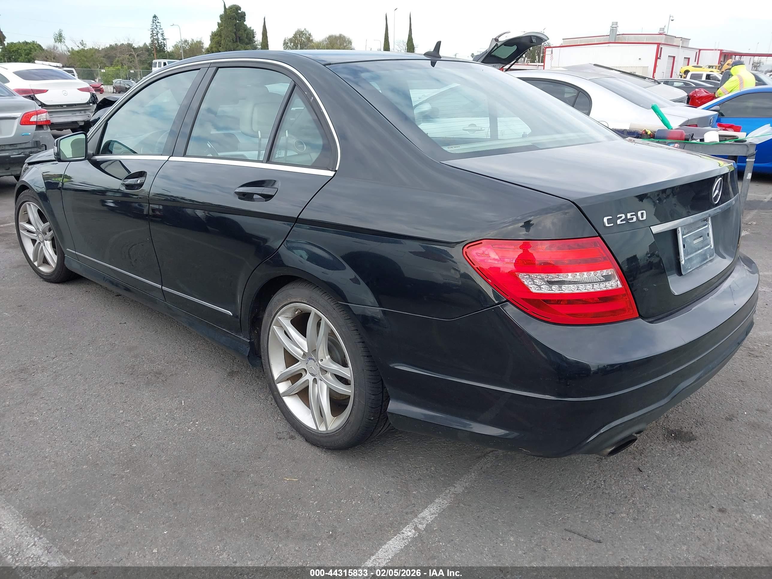MERCEDES-BENZ C image 3