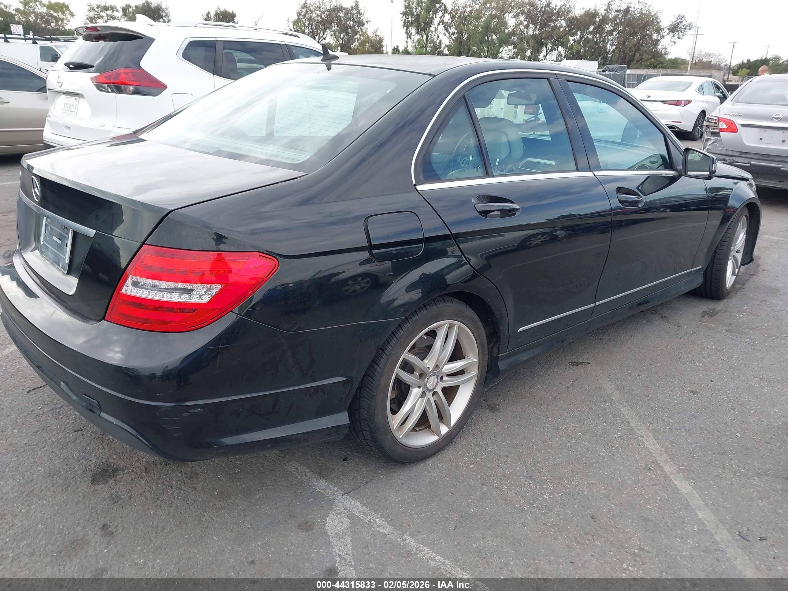 MERCEDES-BENZ C image 4