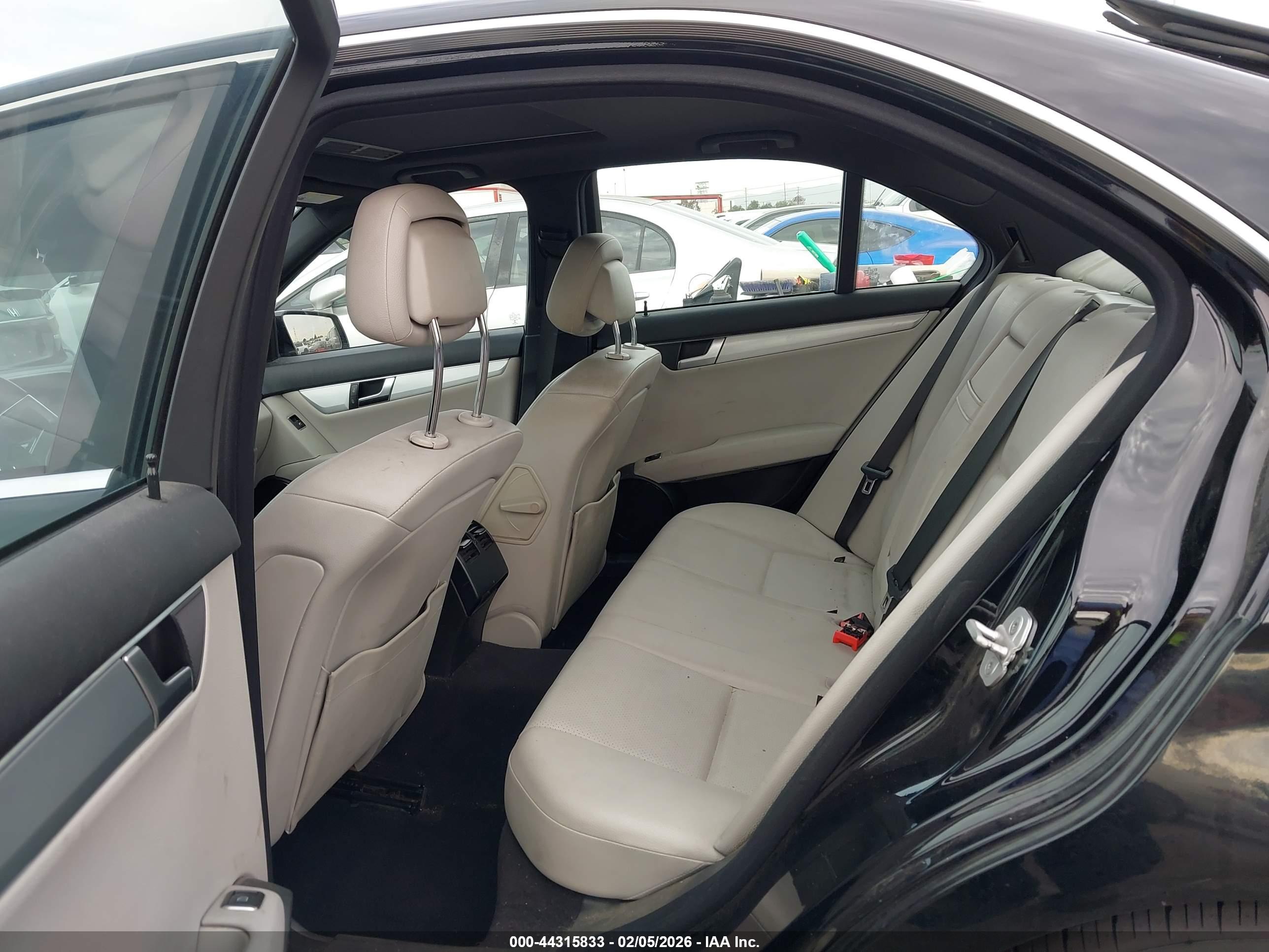 MERCEDES-BENZ C image 8