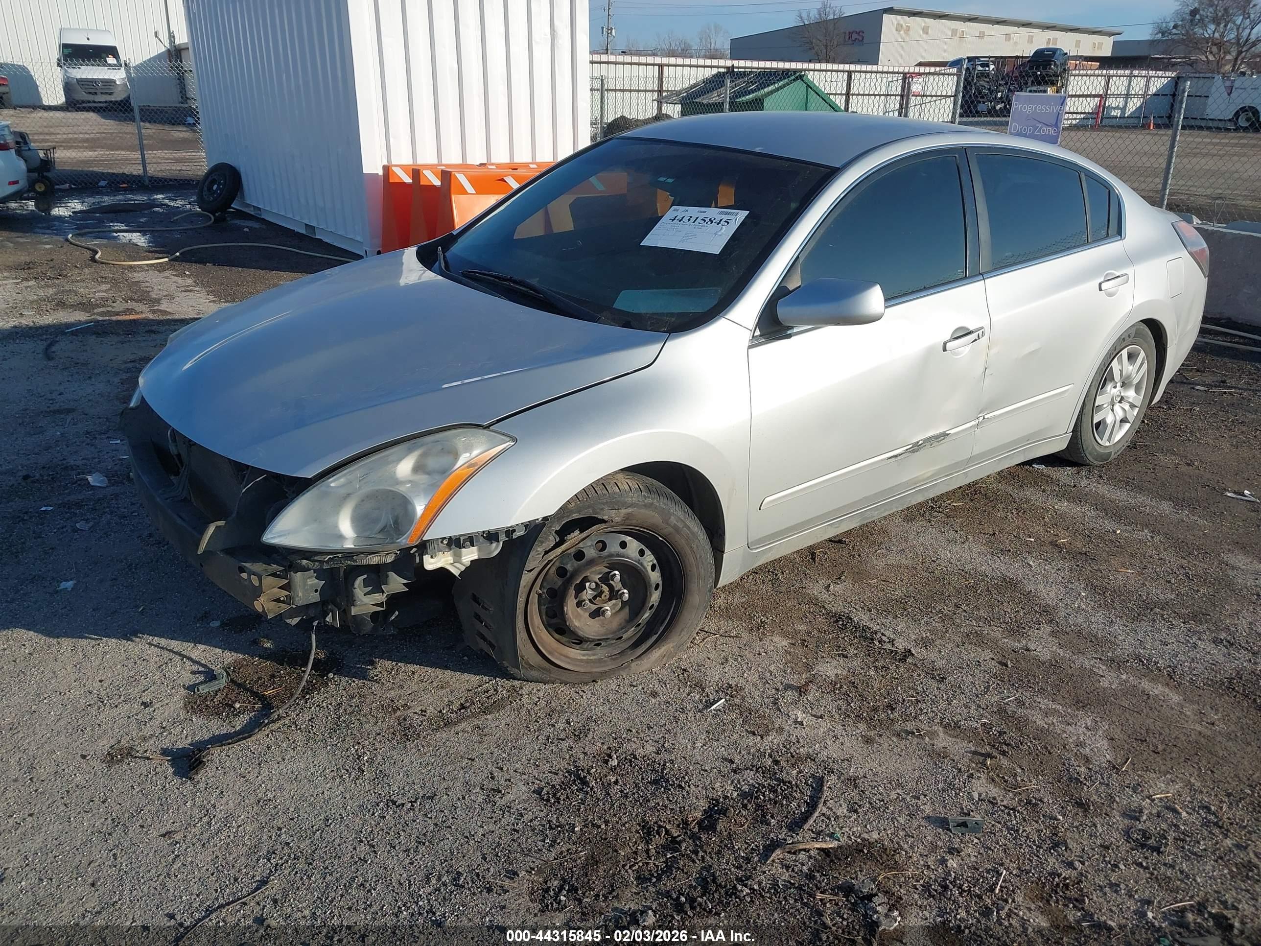 NISSAN ALTIMA image 2