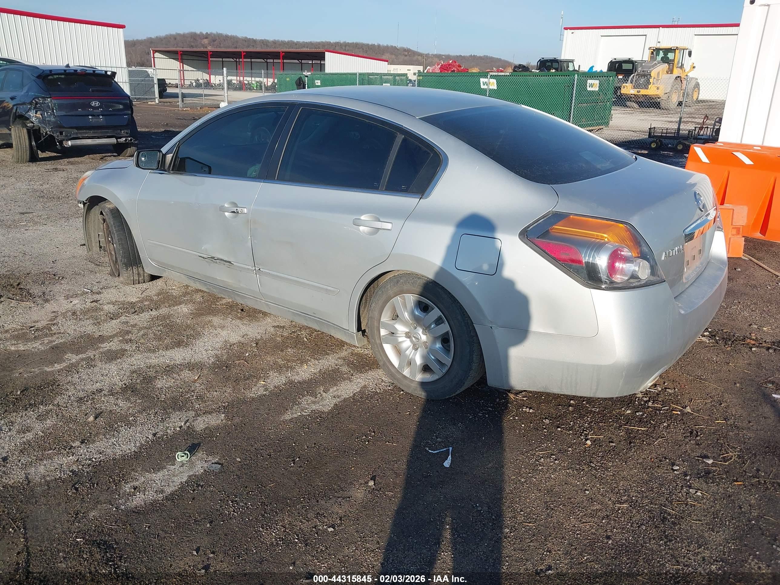 NISSAN ALTIMA image 3