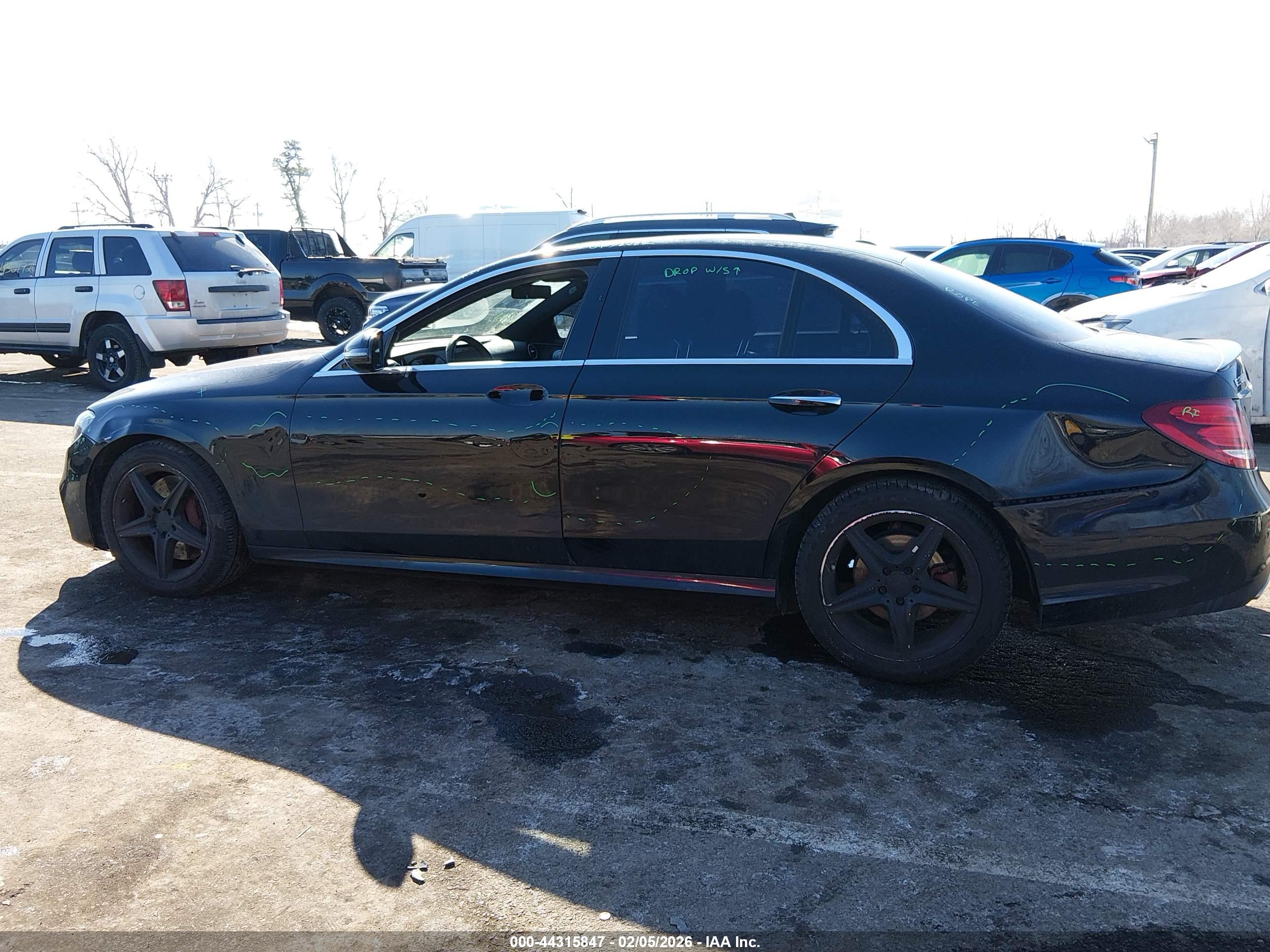 MERCEDES-BENZ E image 6