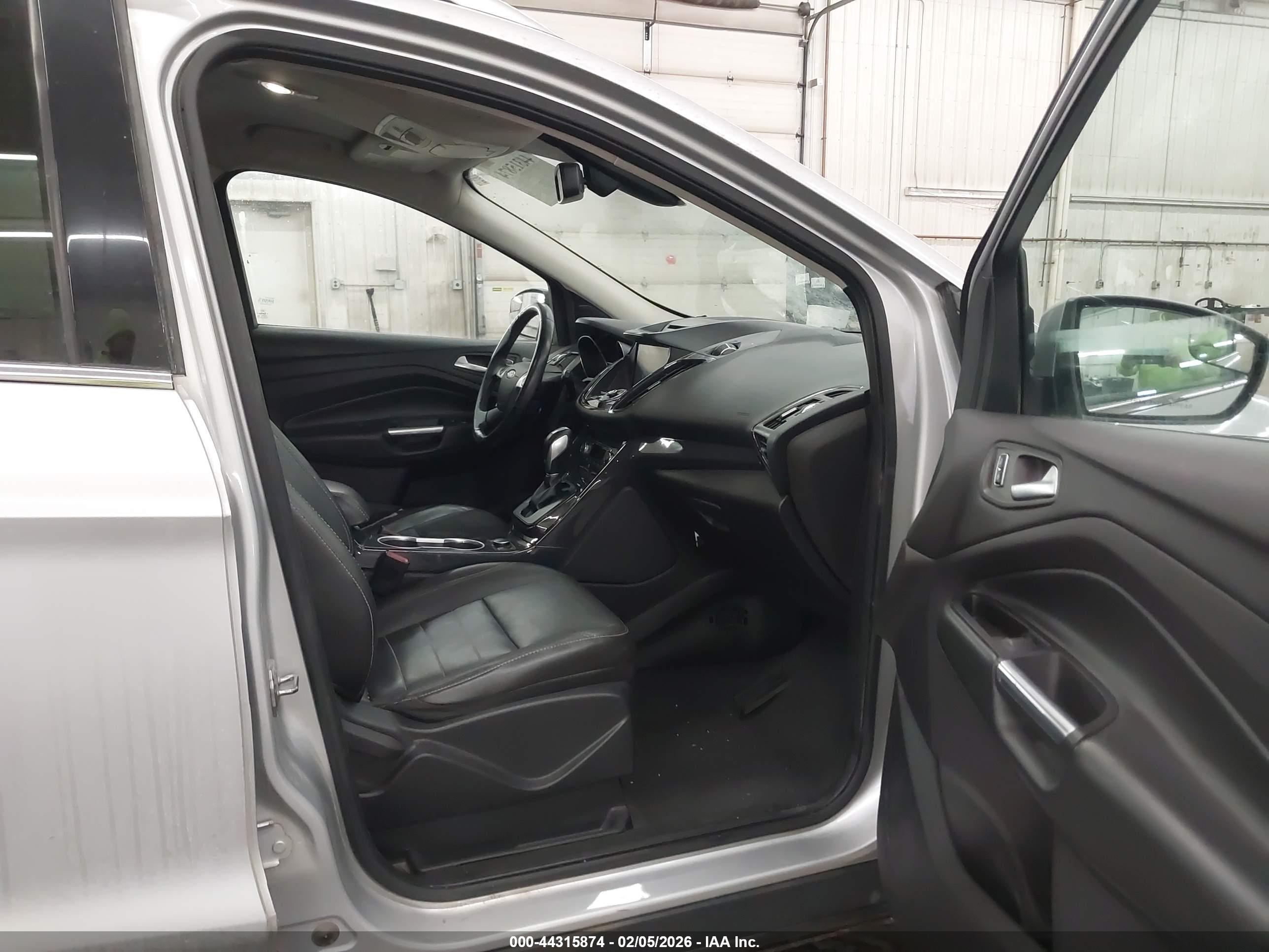 FORD ESCAPE image 5