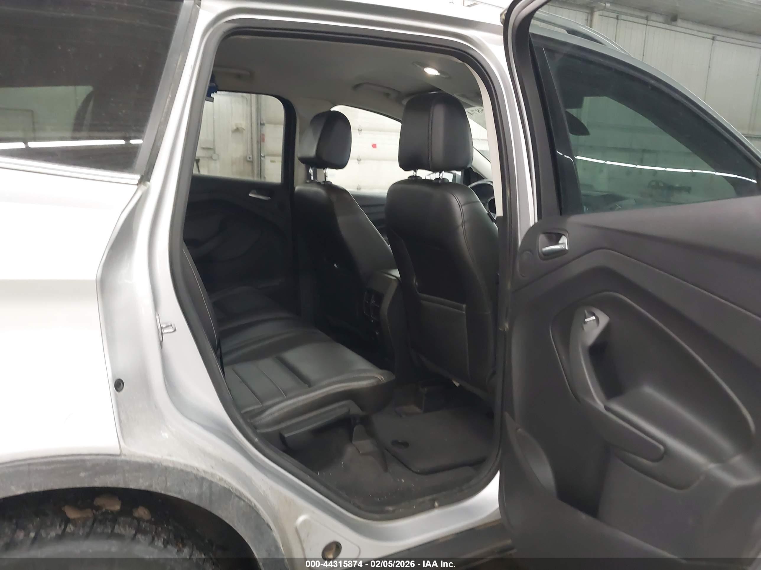 FORD ESCAPE image 8