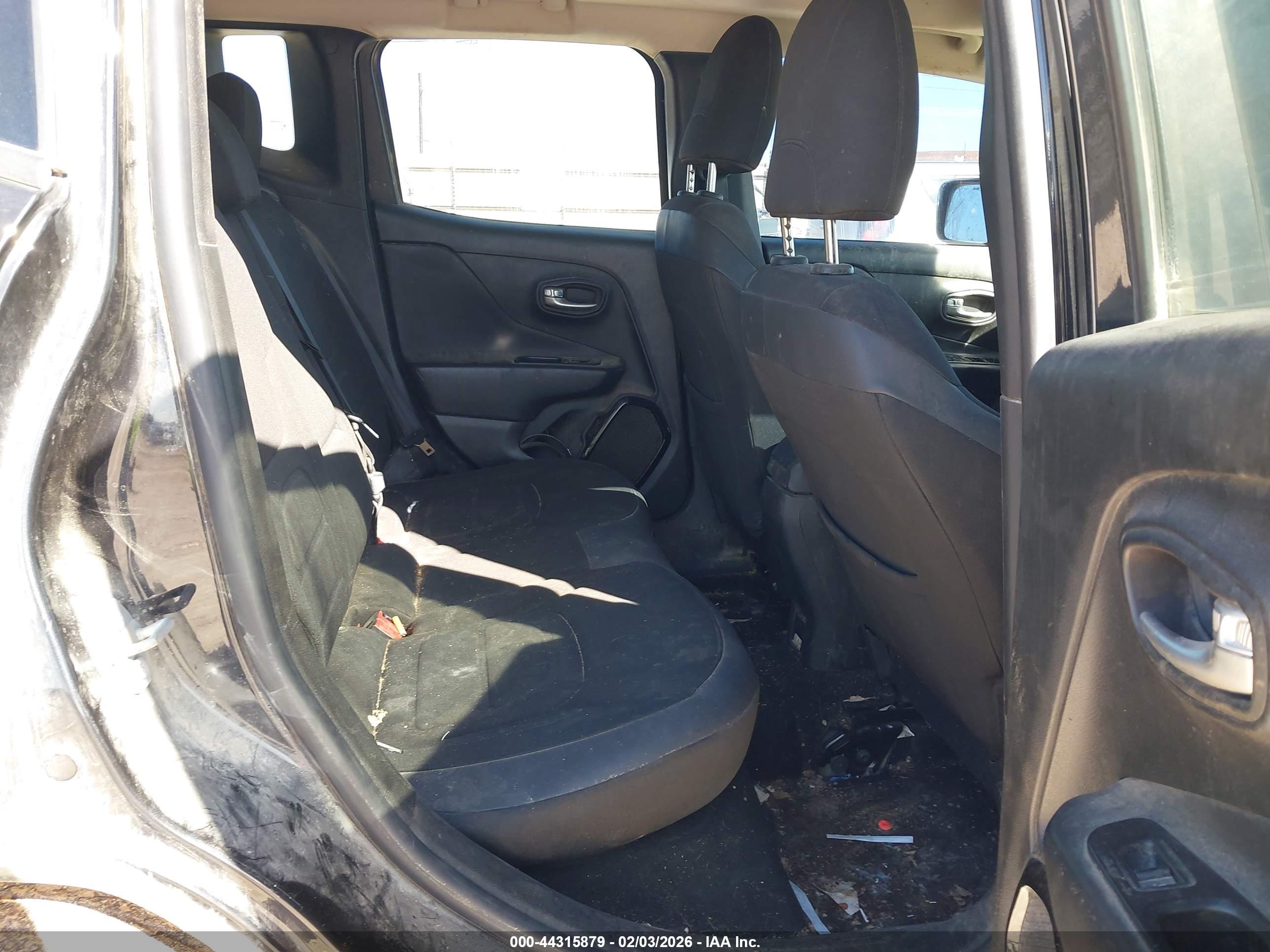 JEEP RENEGADE image 8
