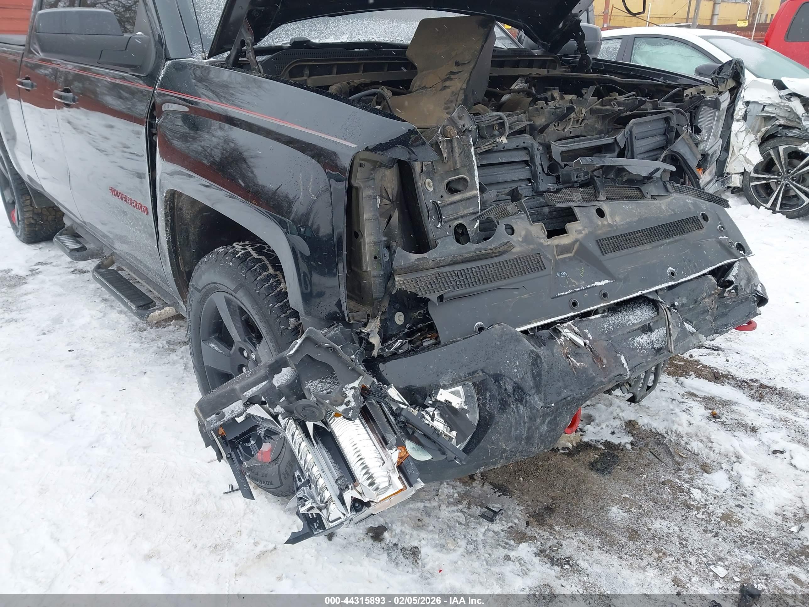 CHEVROLET SILVERADO image 6