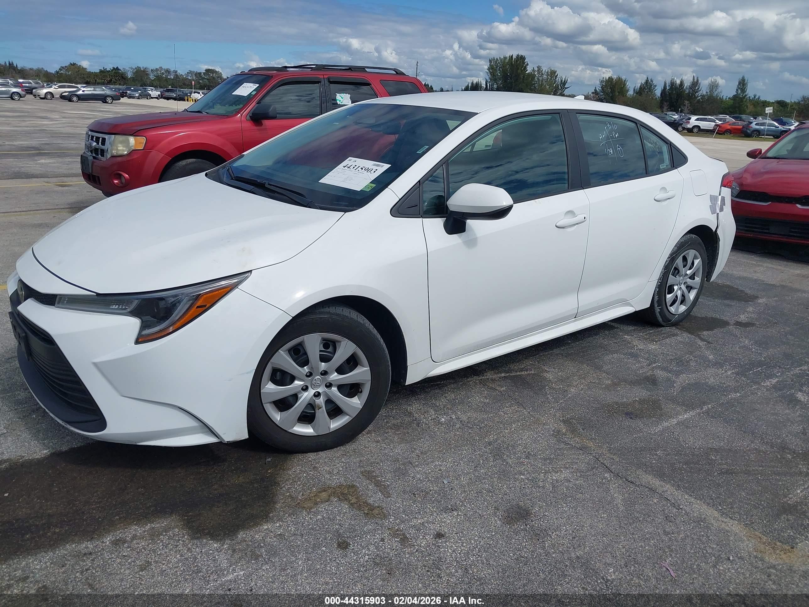 TOYOTA COROLLA image 2