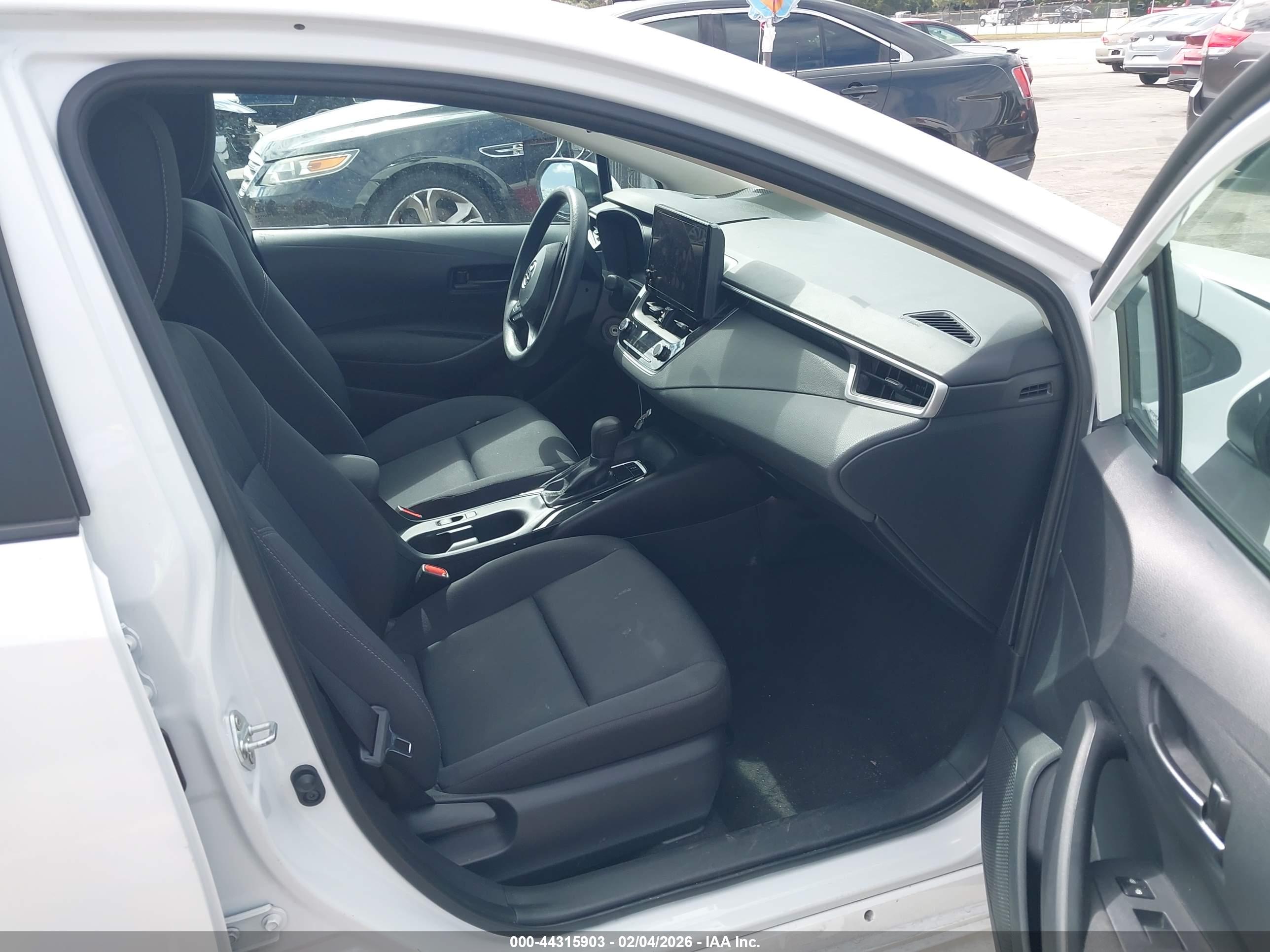 TOYOTA COROLLA image 5