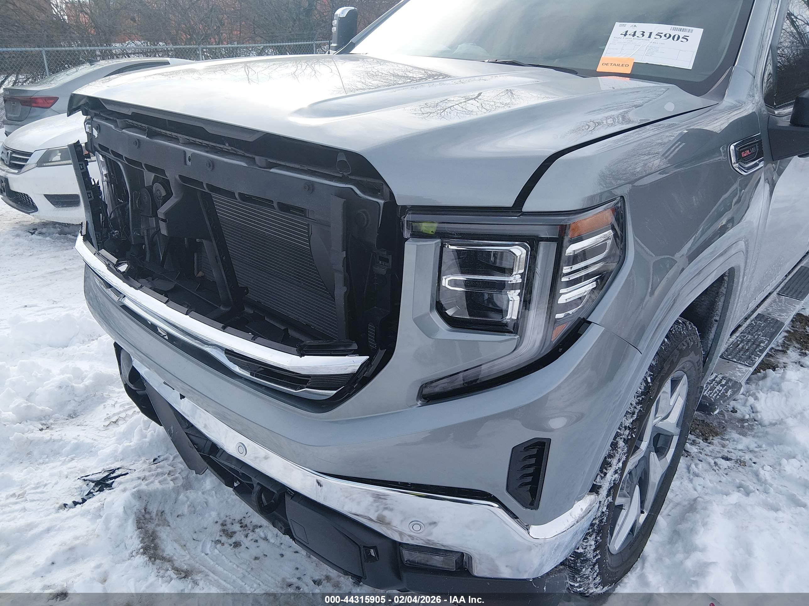 GMC SIERRA image 6