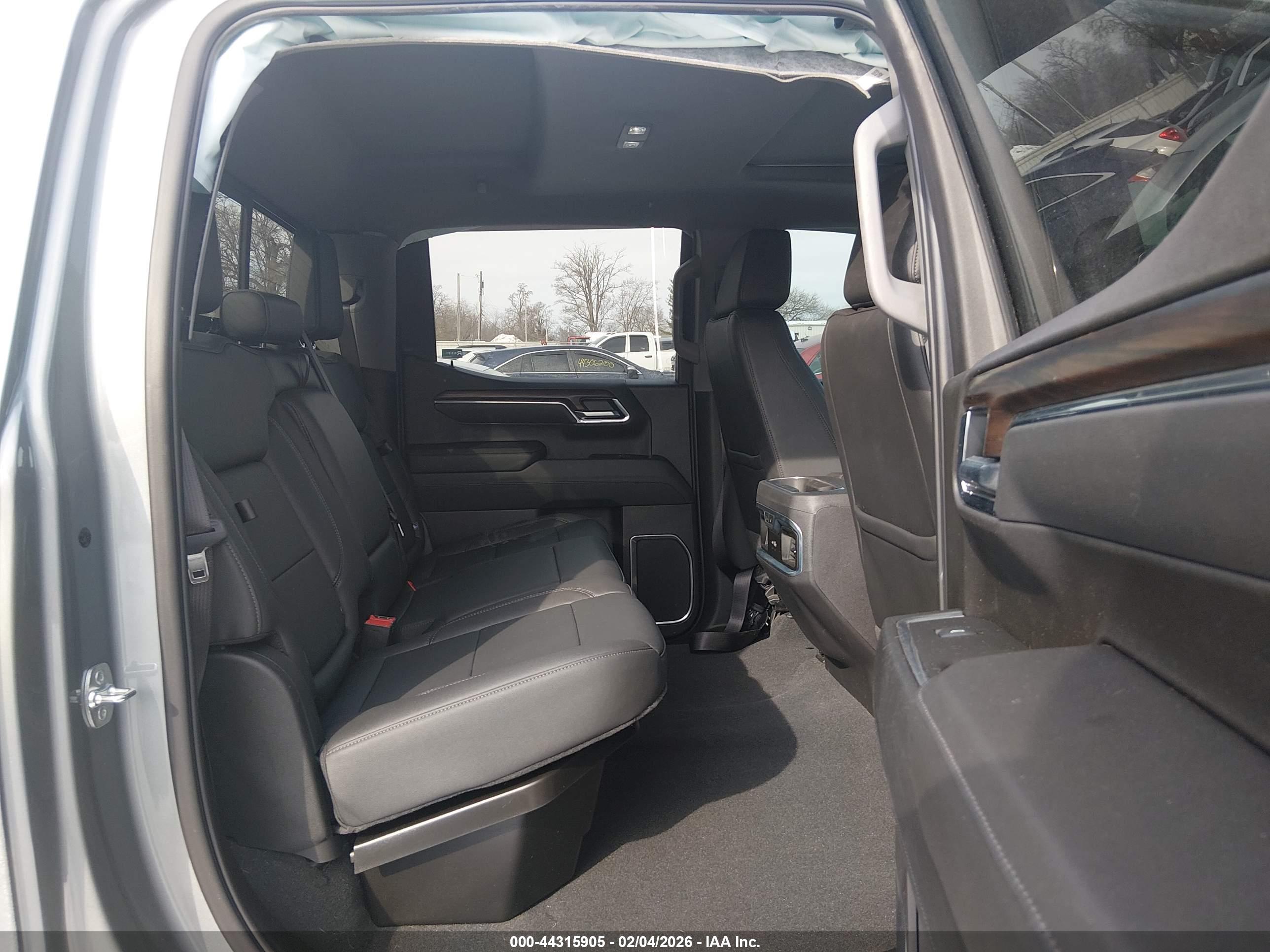 GMC SIERRA image 8