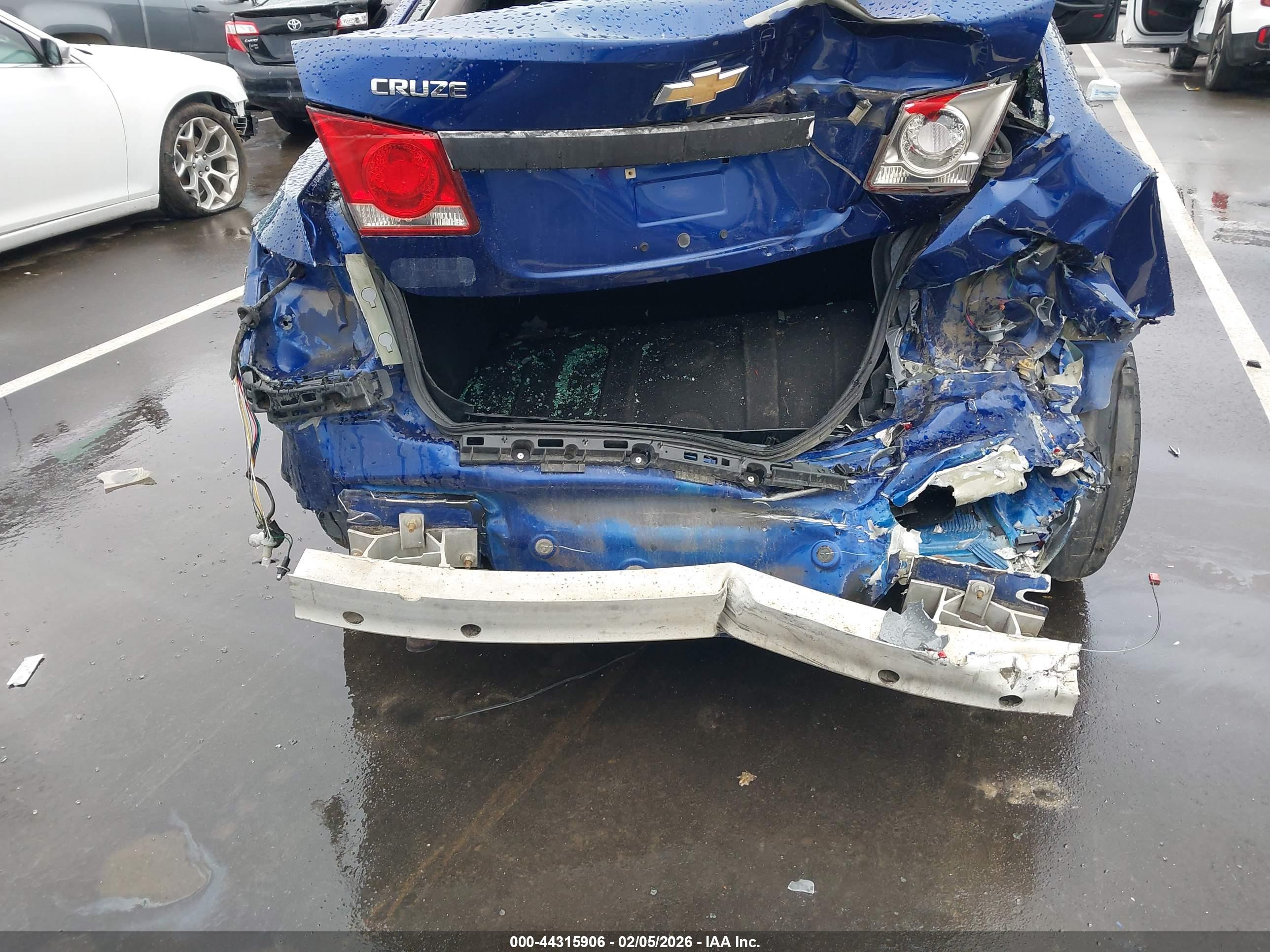 CHEVROLET CRUZE image 6