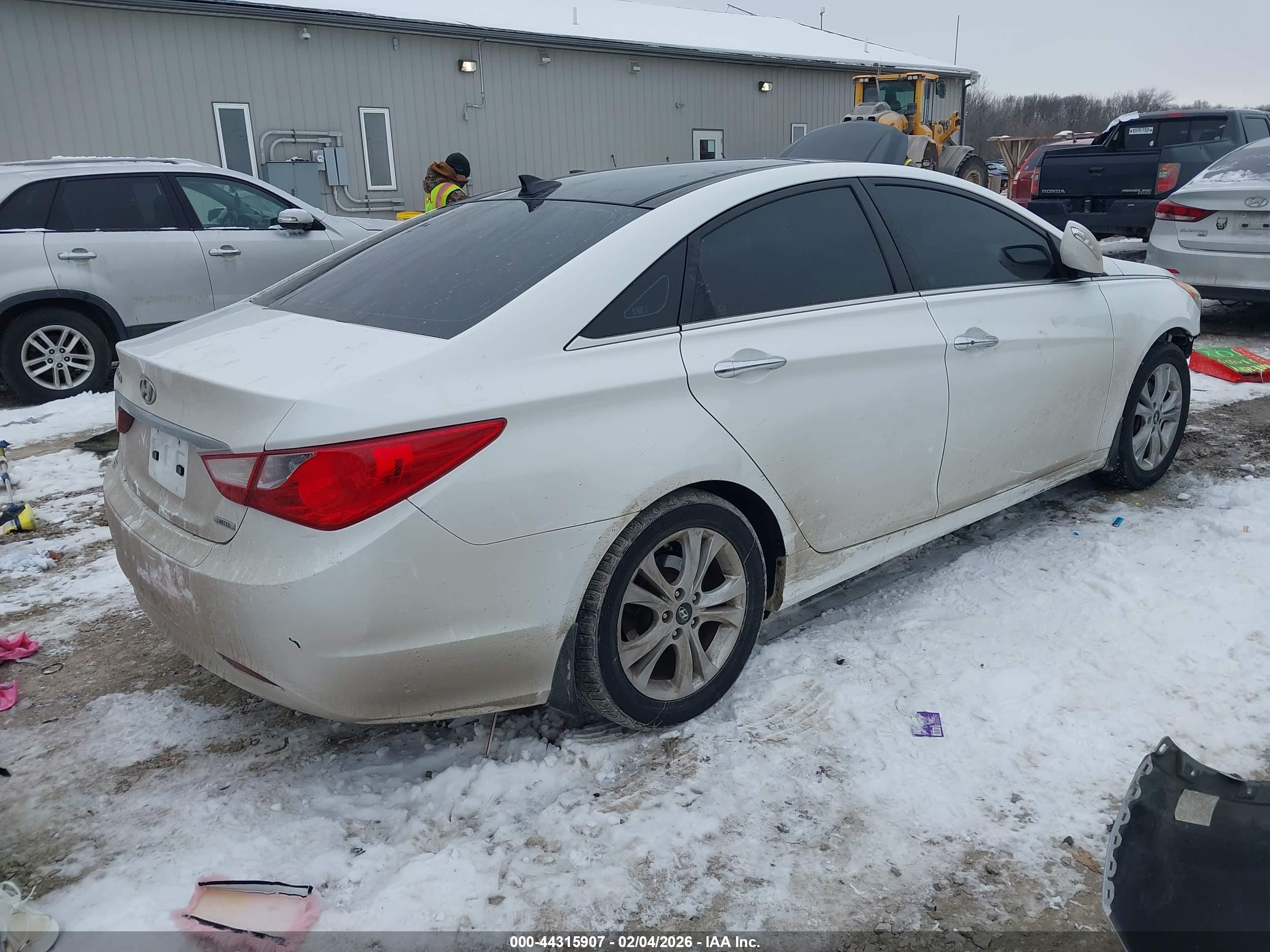 HYUNDAI SONATA image 4