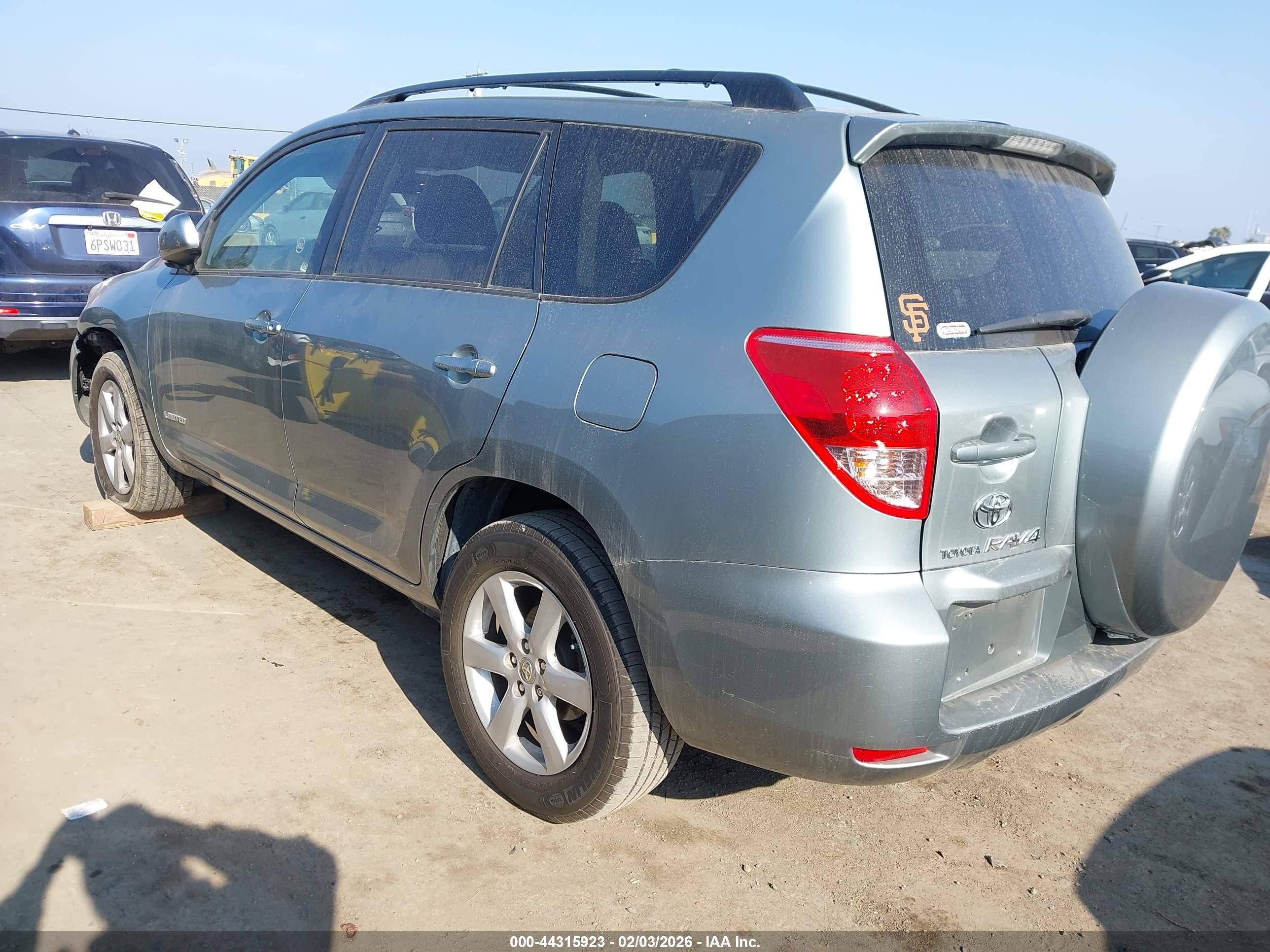 TOYOTA RAV4 image 3