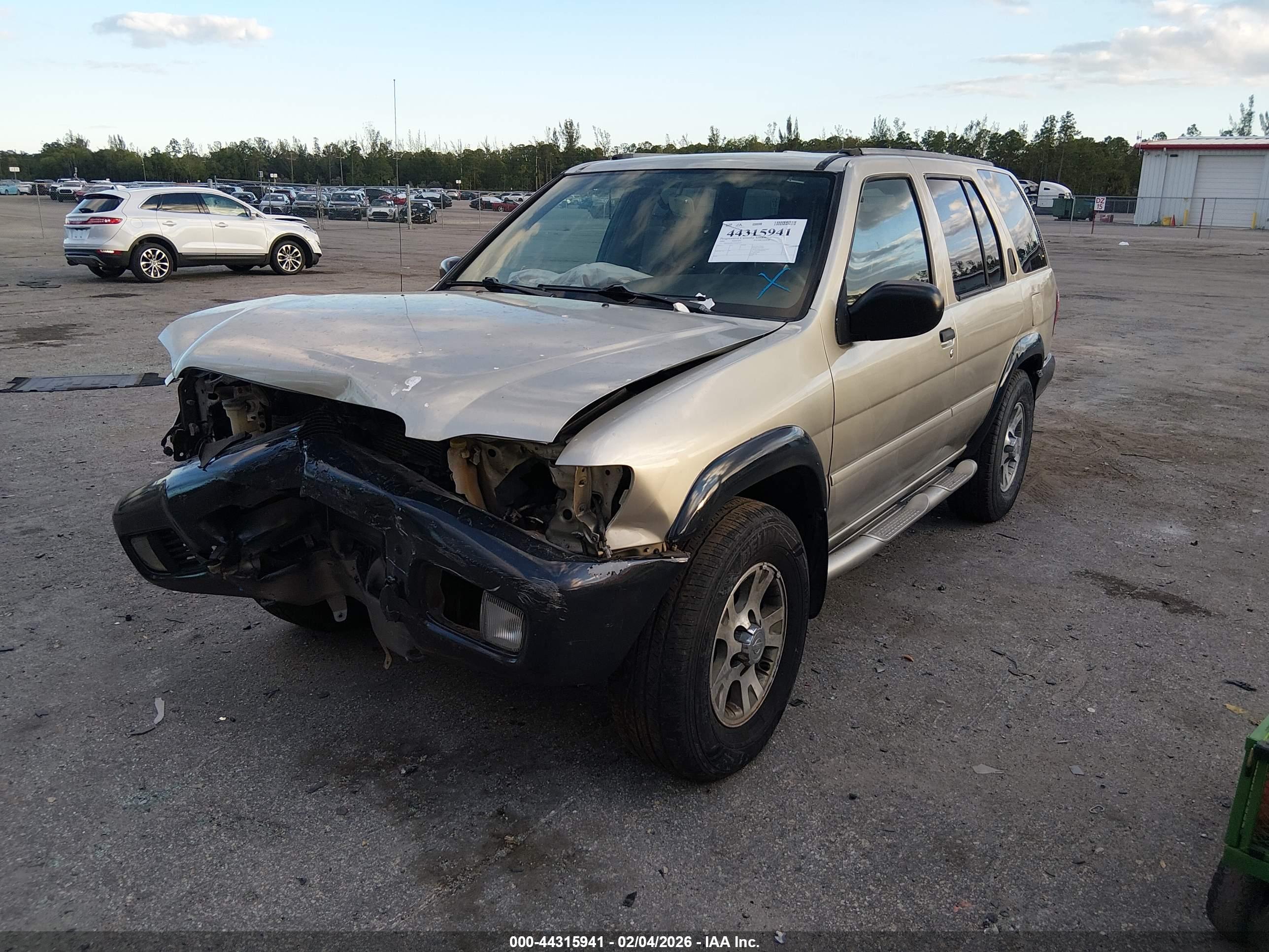 NISSAN PATHFINDER image 2