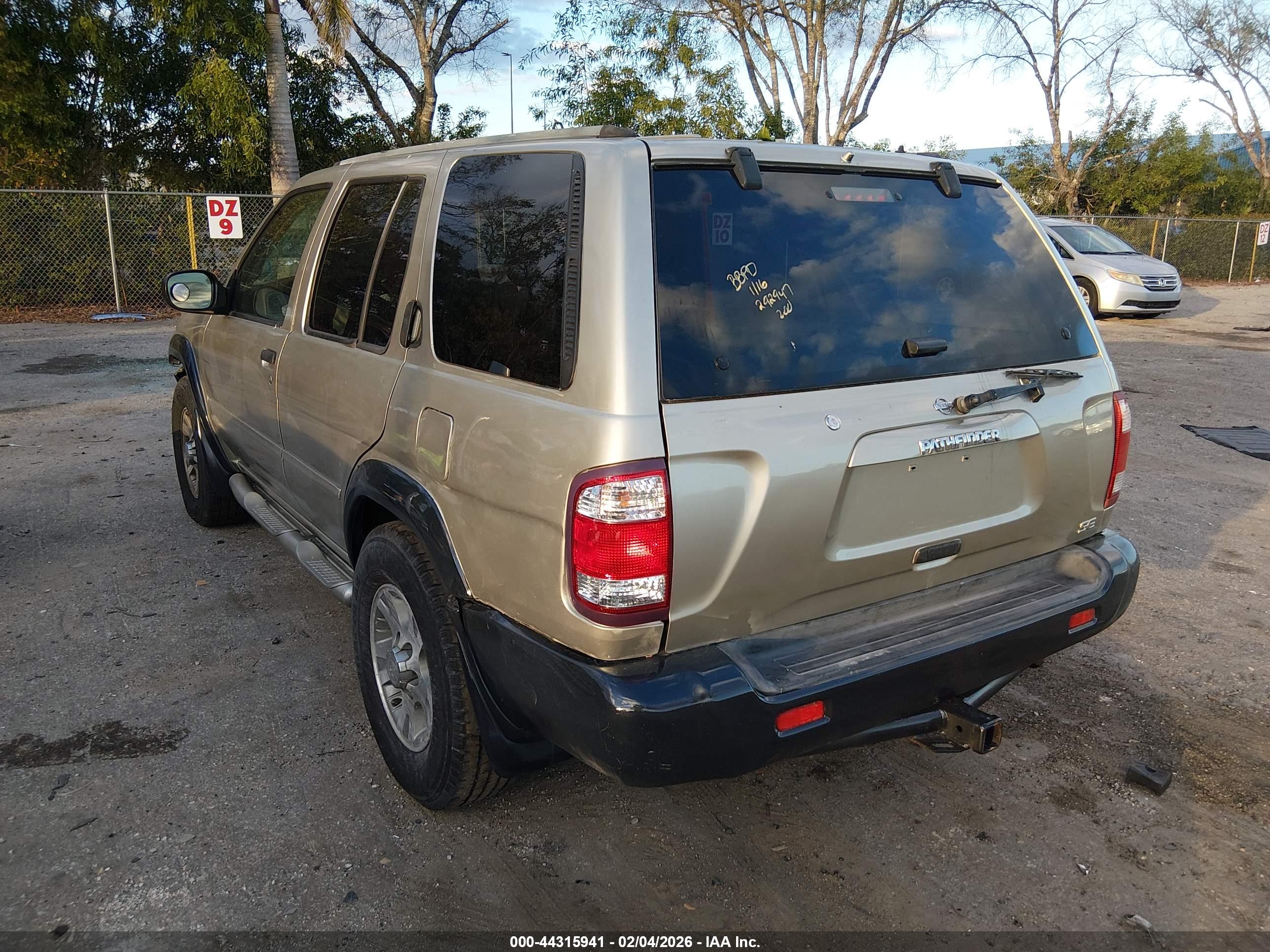 NISSAN PATHFINDER image 3