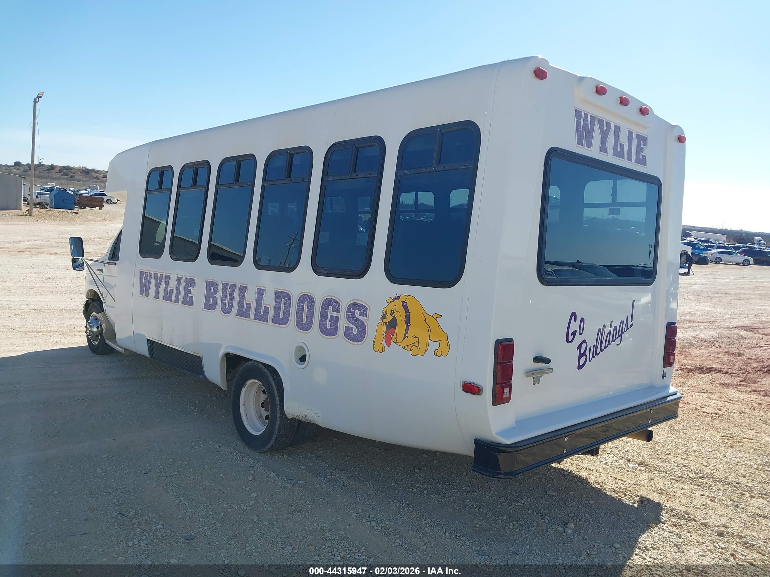 FORD E-450 image 3