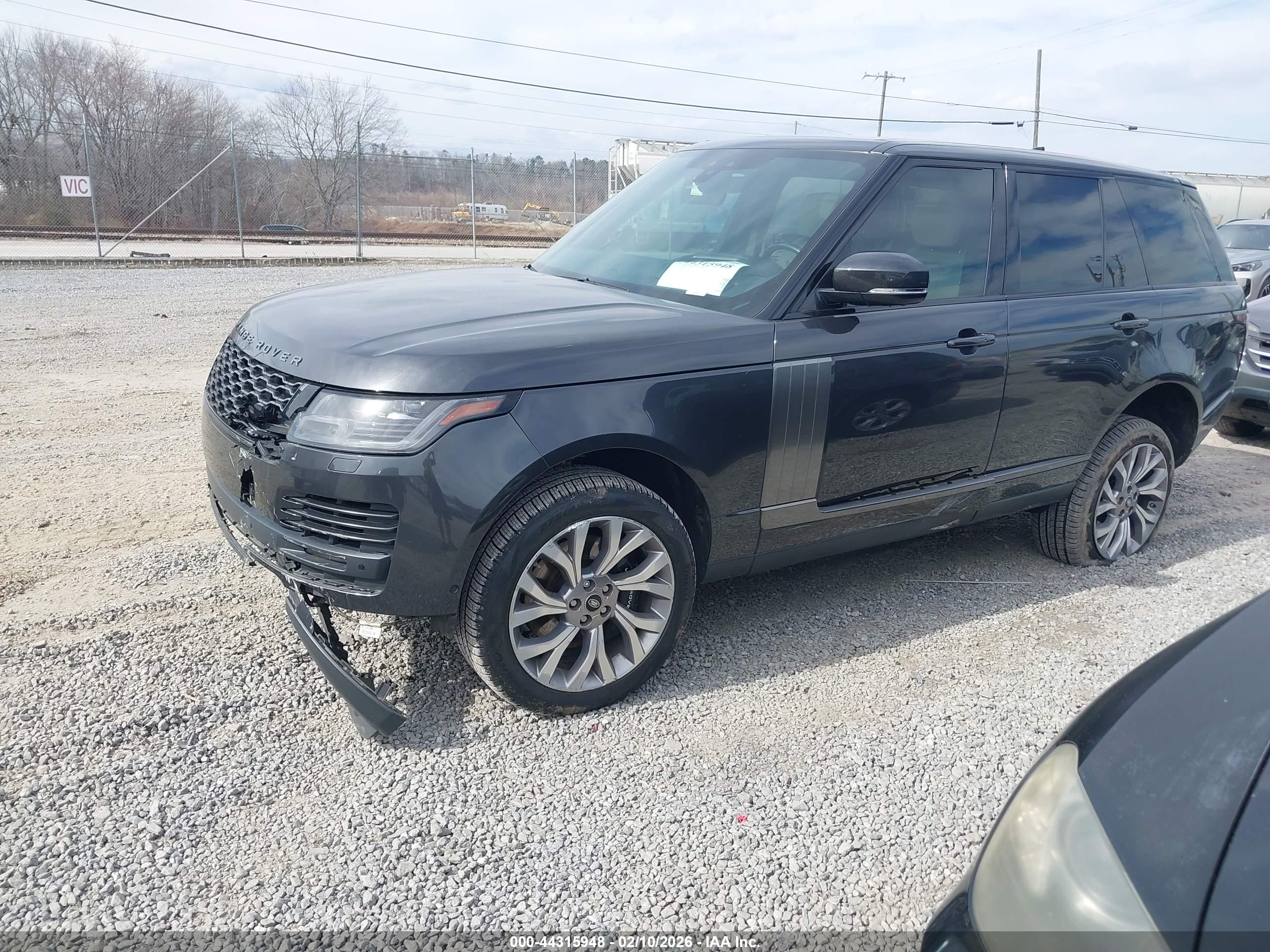 LAND ROVER image 2