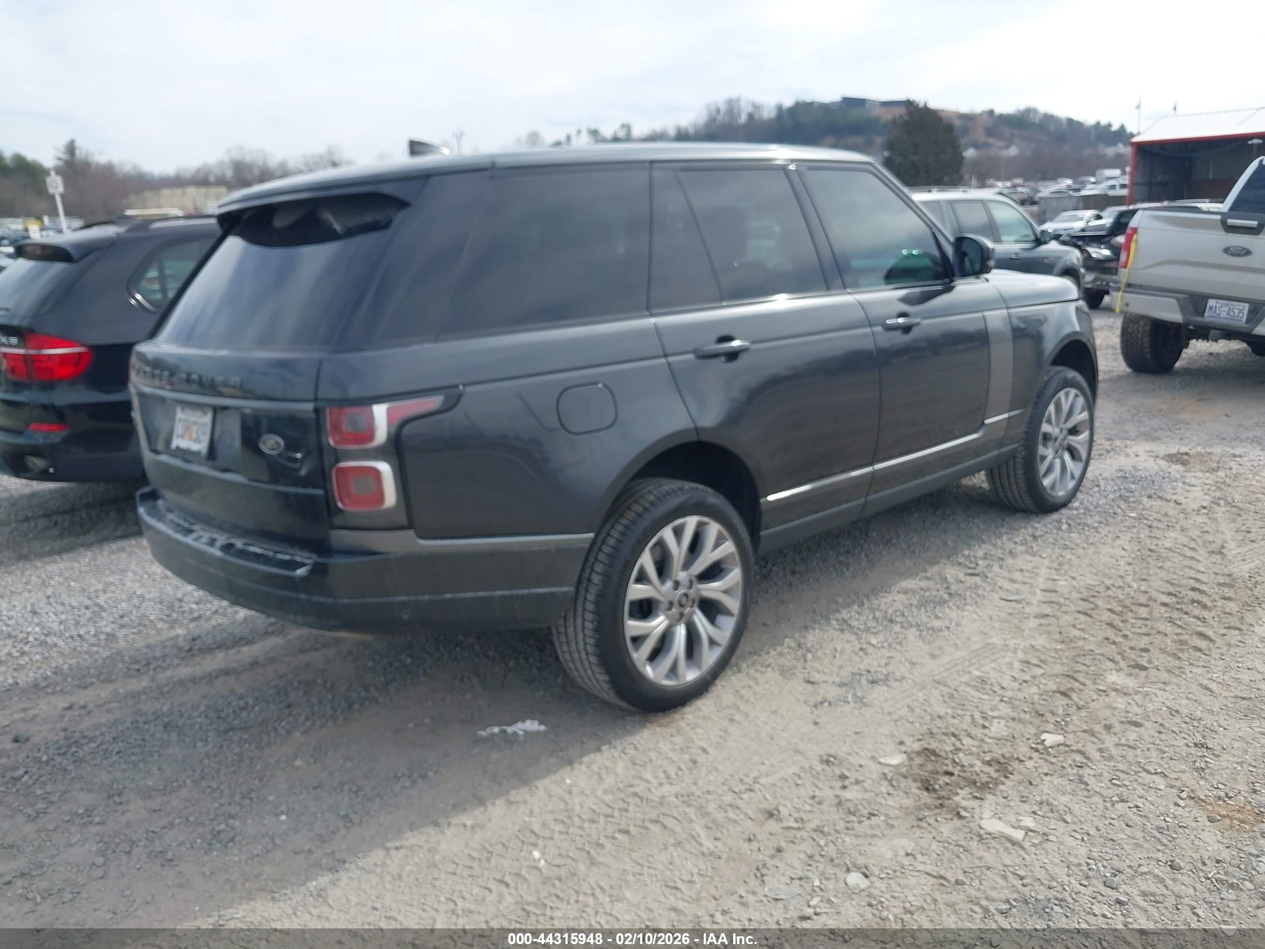 LAND ROVER image 4