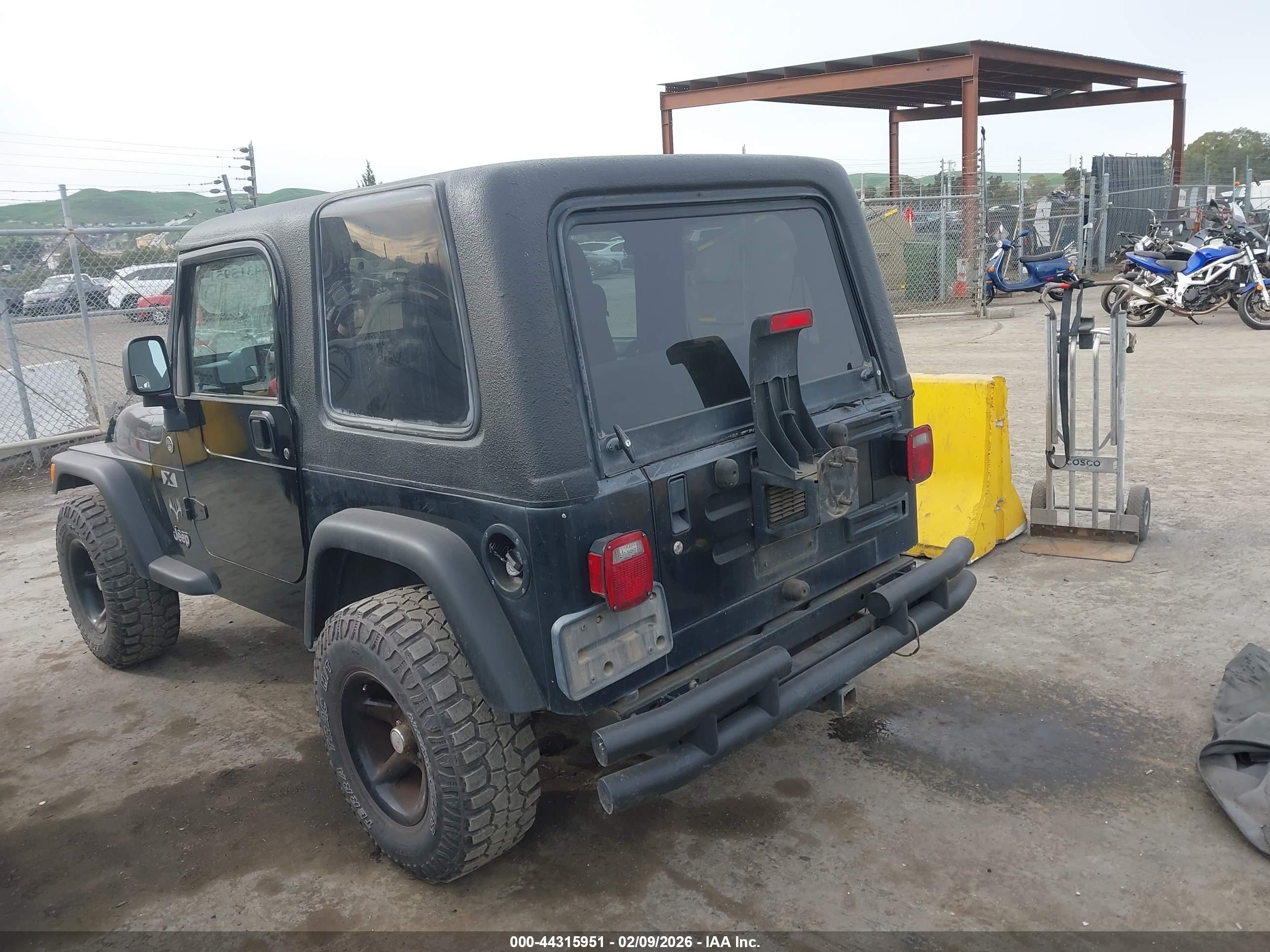 JEEP WRANGLER image 3