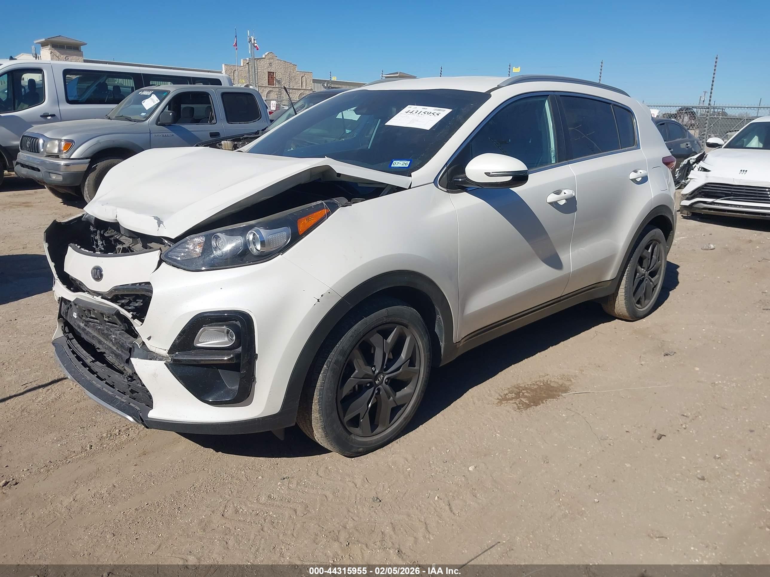 KIA SPORTAGE image 2