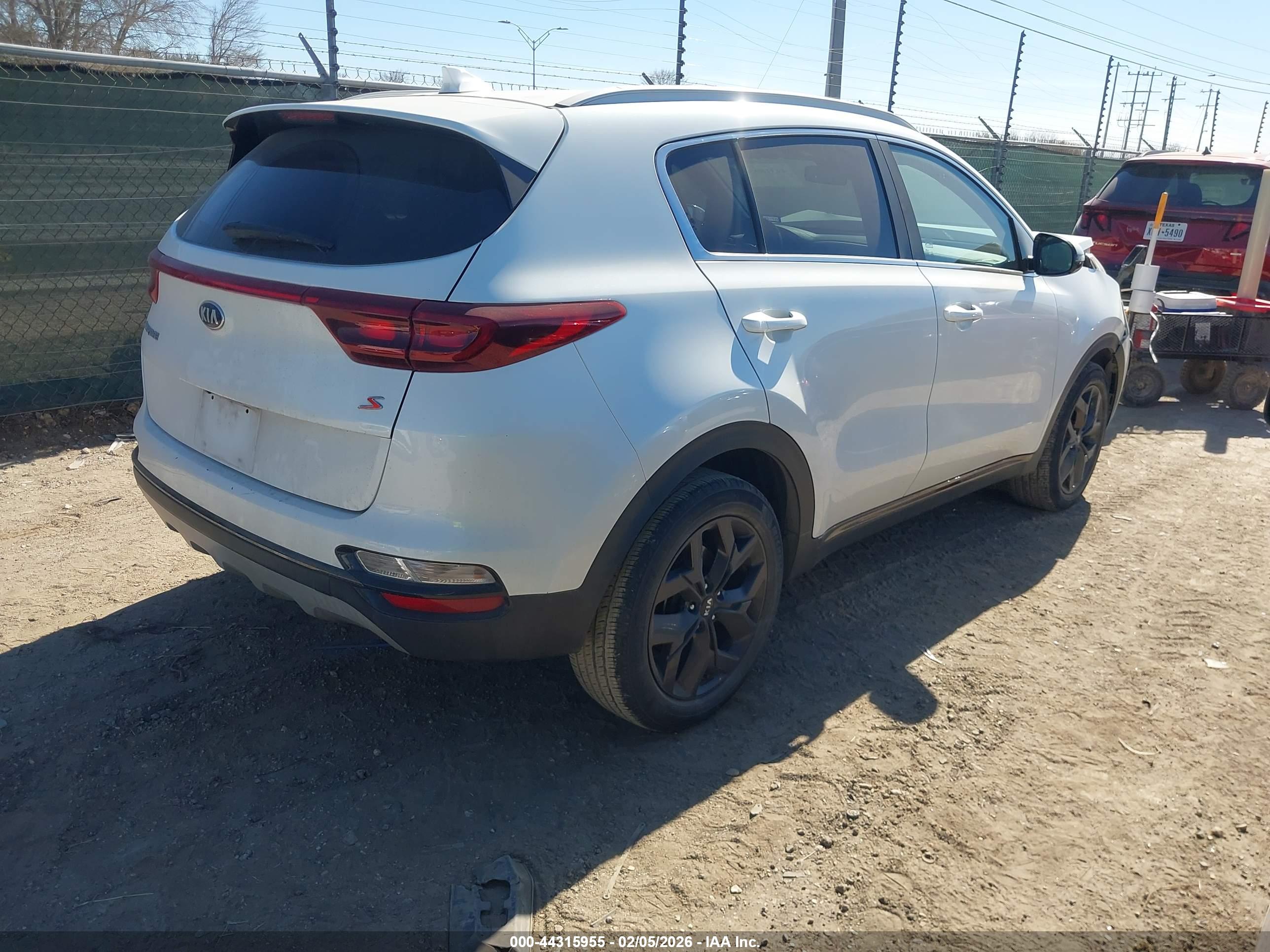 KIA SPORTAGE image 4