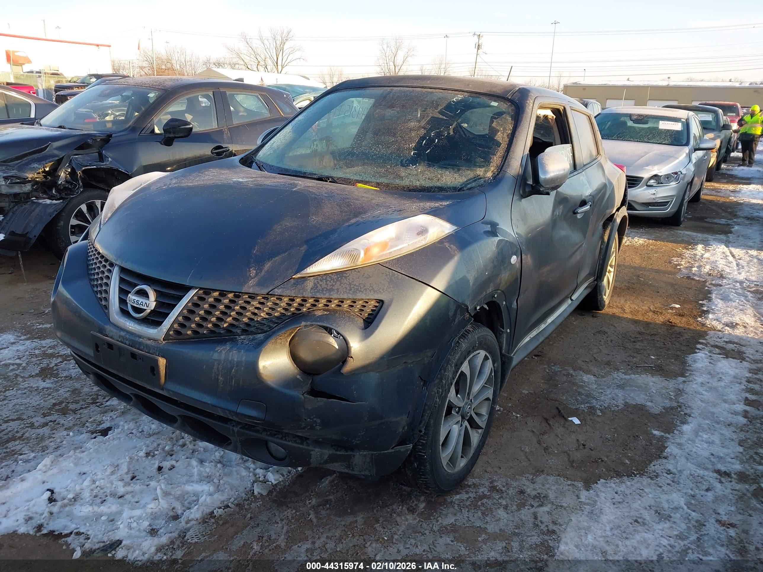 NISSAN JUKE image 2
