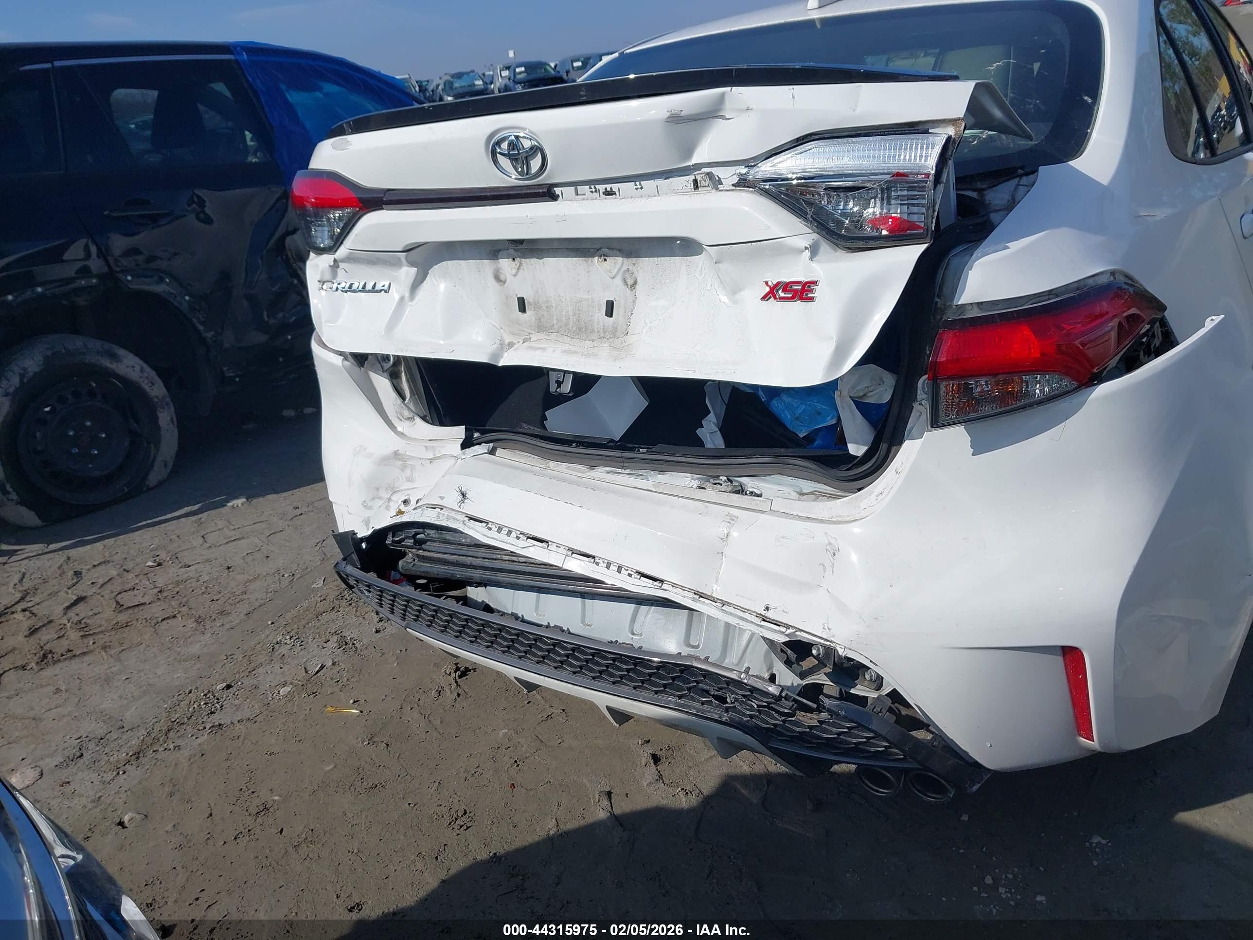 TOYOTA COROLLA image 6