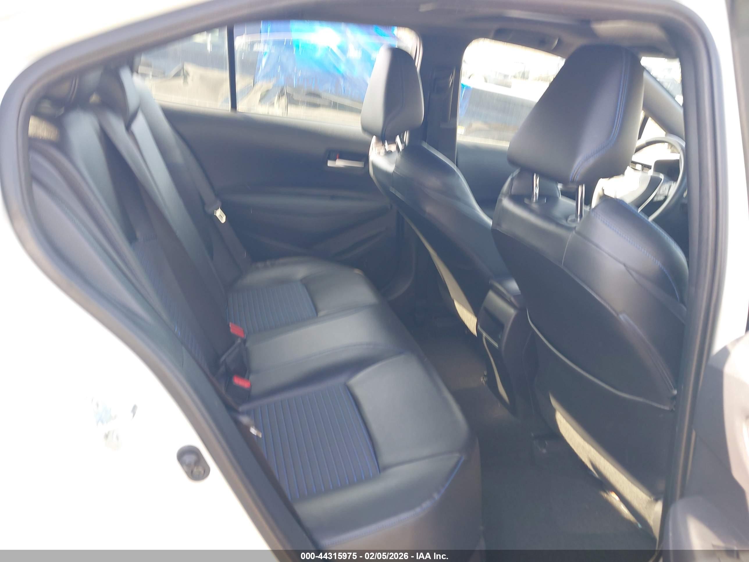 TOYOTA COROLLA image 8