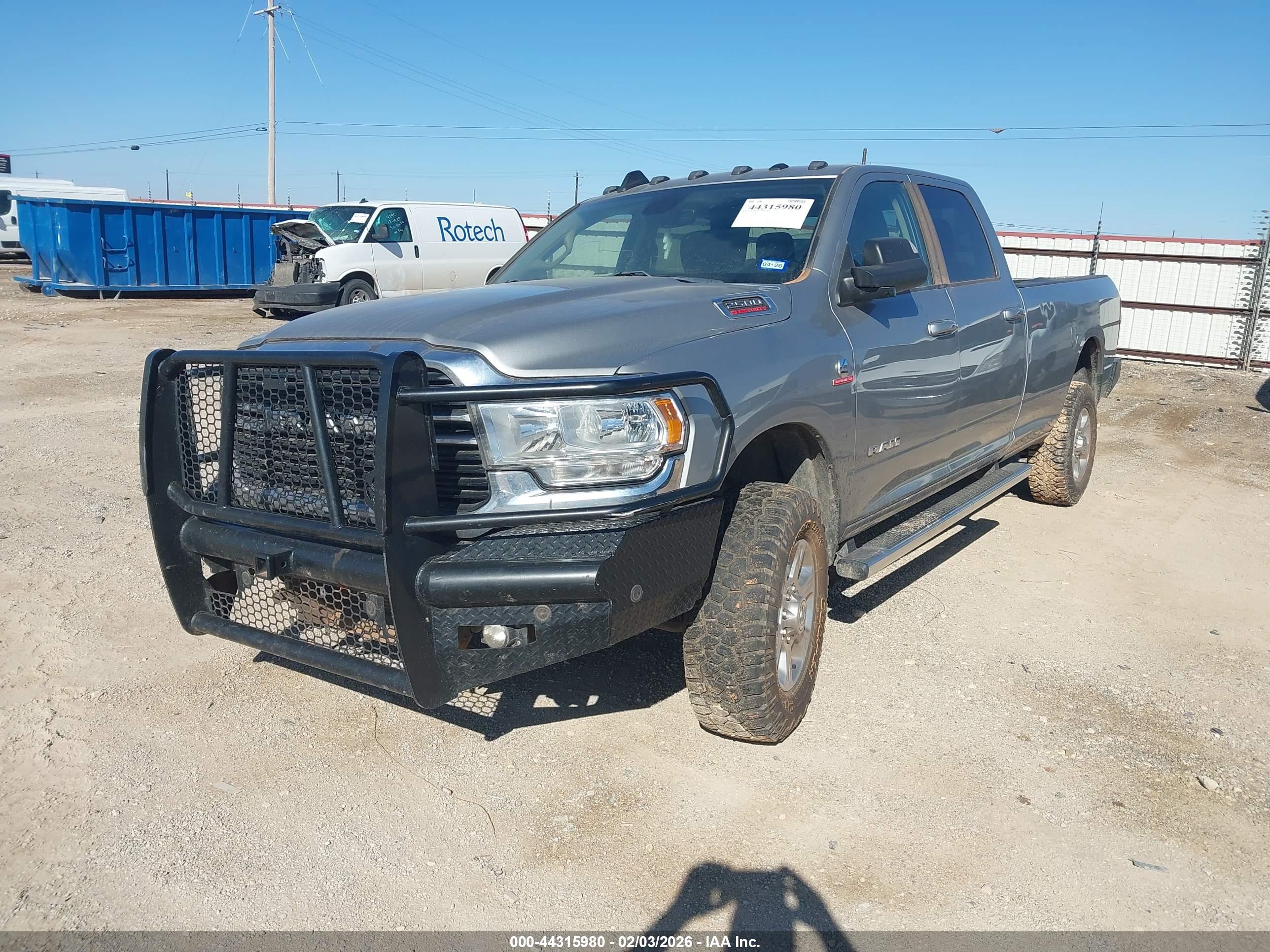 RAM 2500 image 2