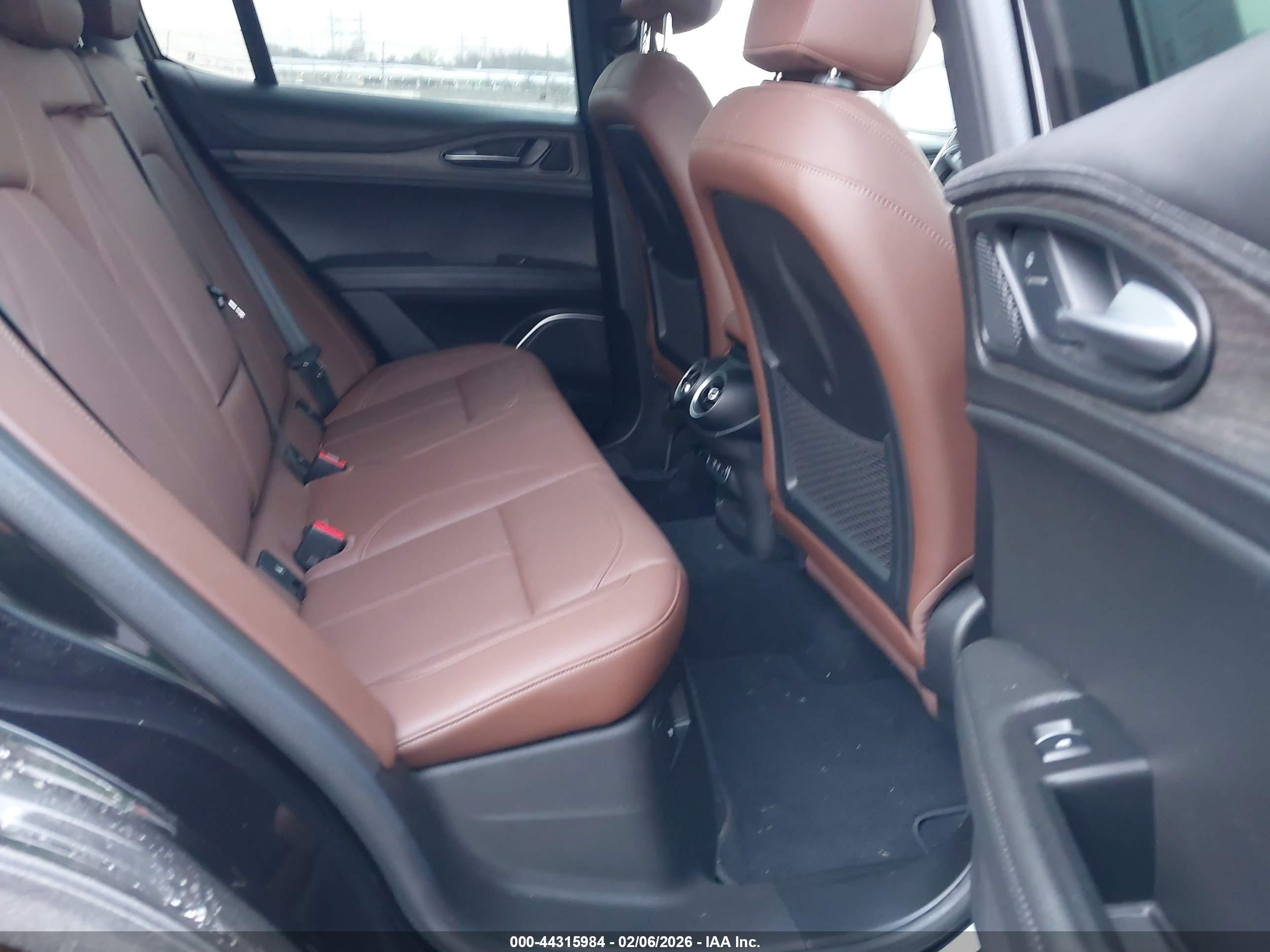 ALFA ROMEO image 8