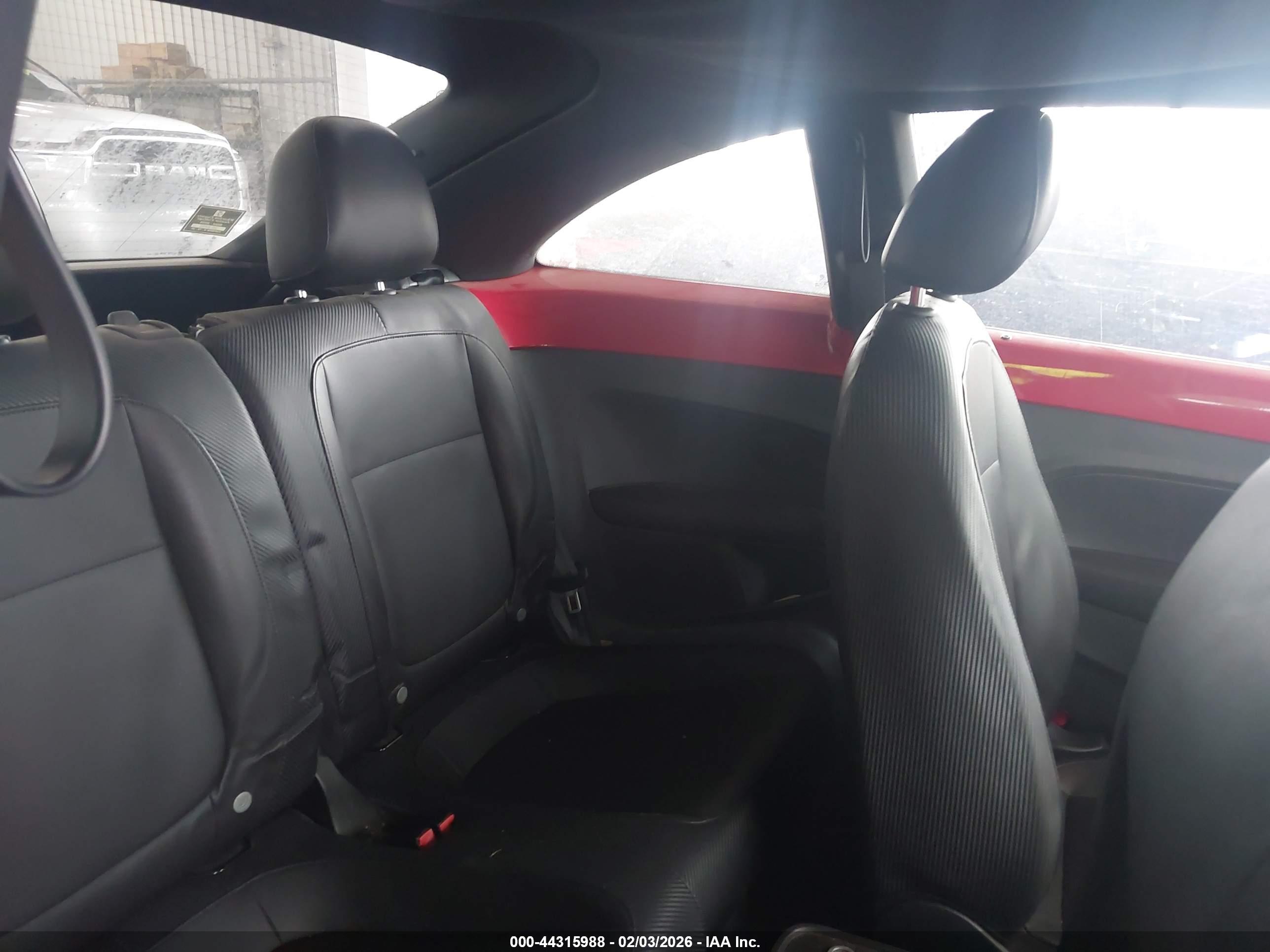VOLKSWAGEN BEETLE image 8