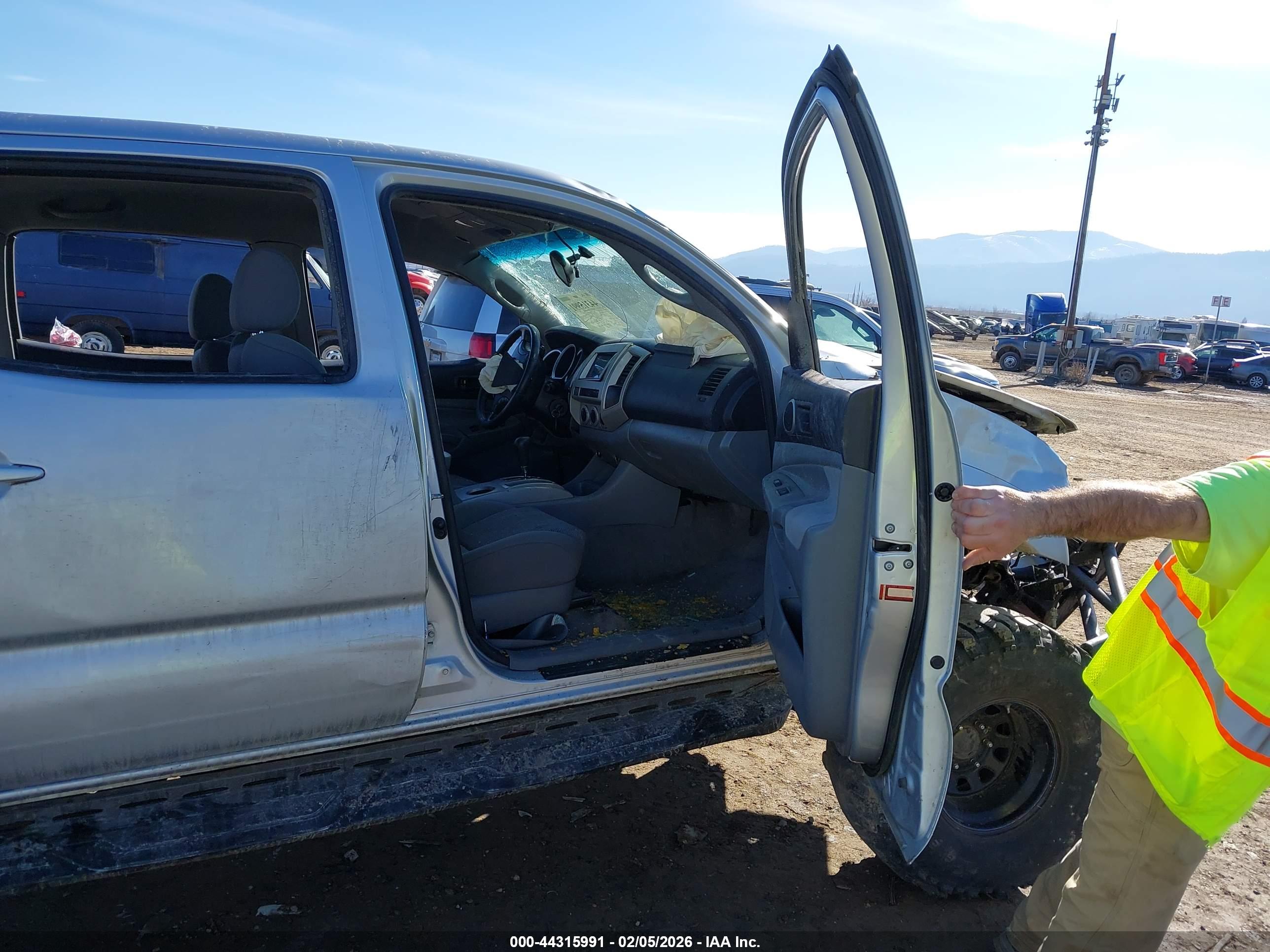TOYOTA TACOMA image 5