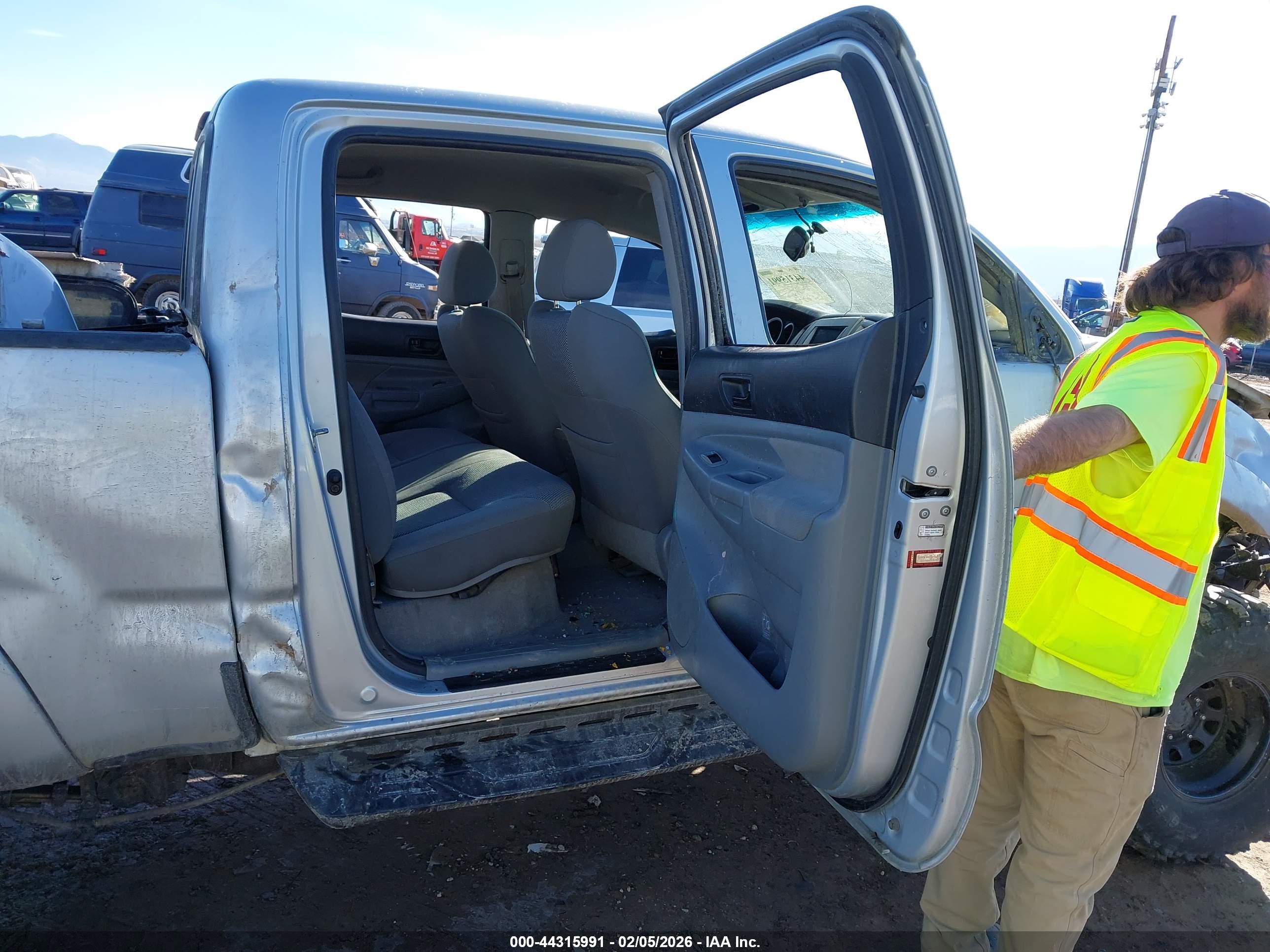 TOYOTA TACOMA image 8