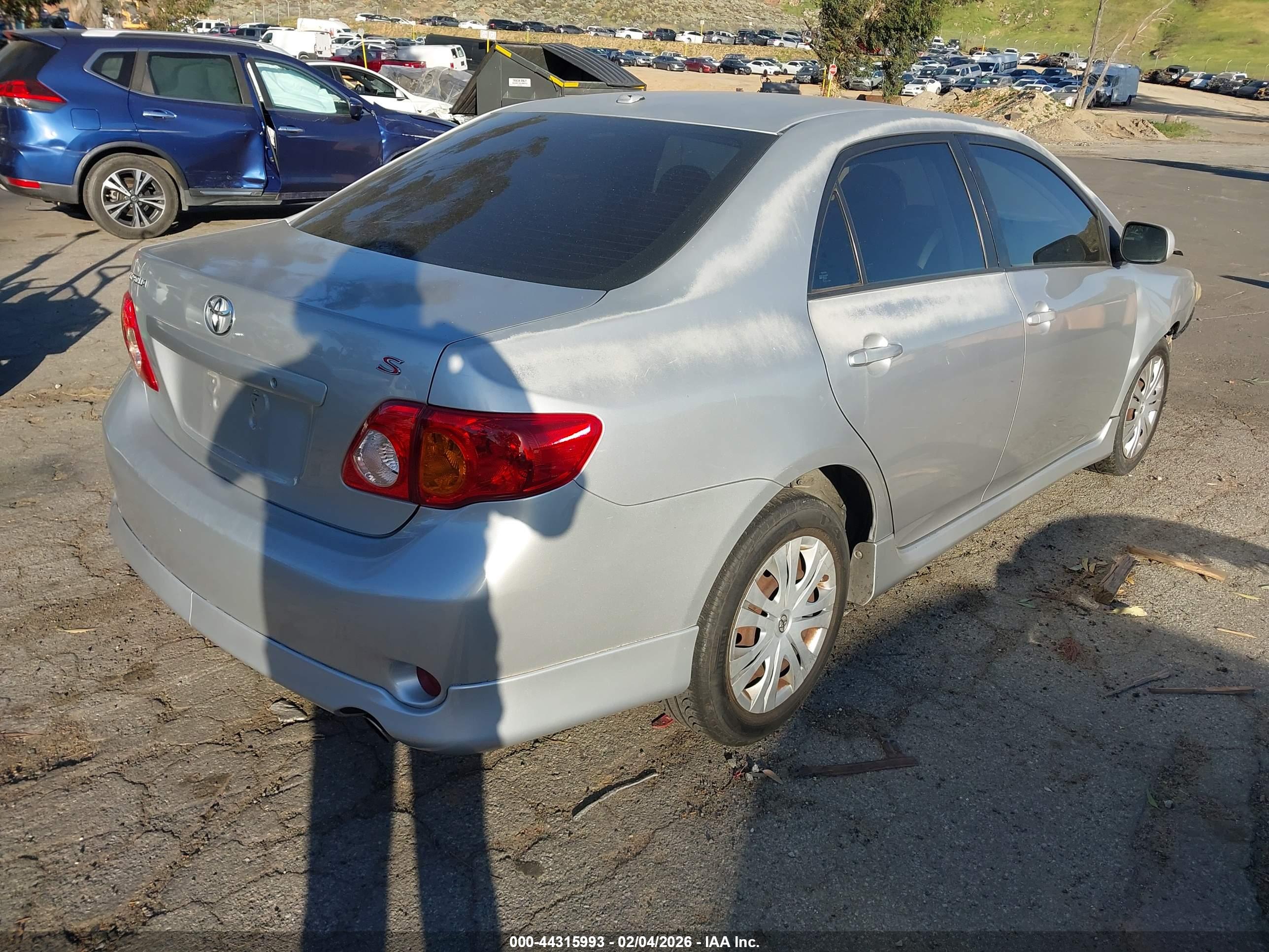 TOYOTA COROLLA image 4