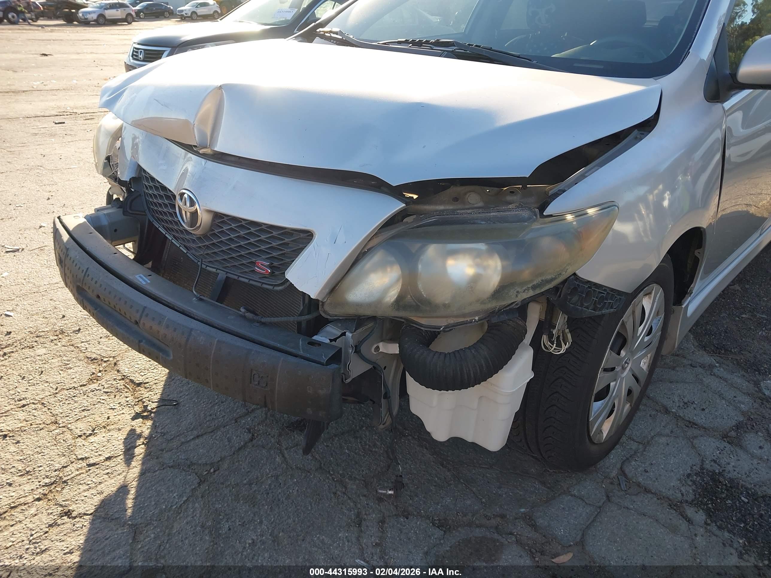 TOYOTA COROLLA image 6