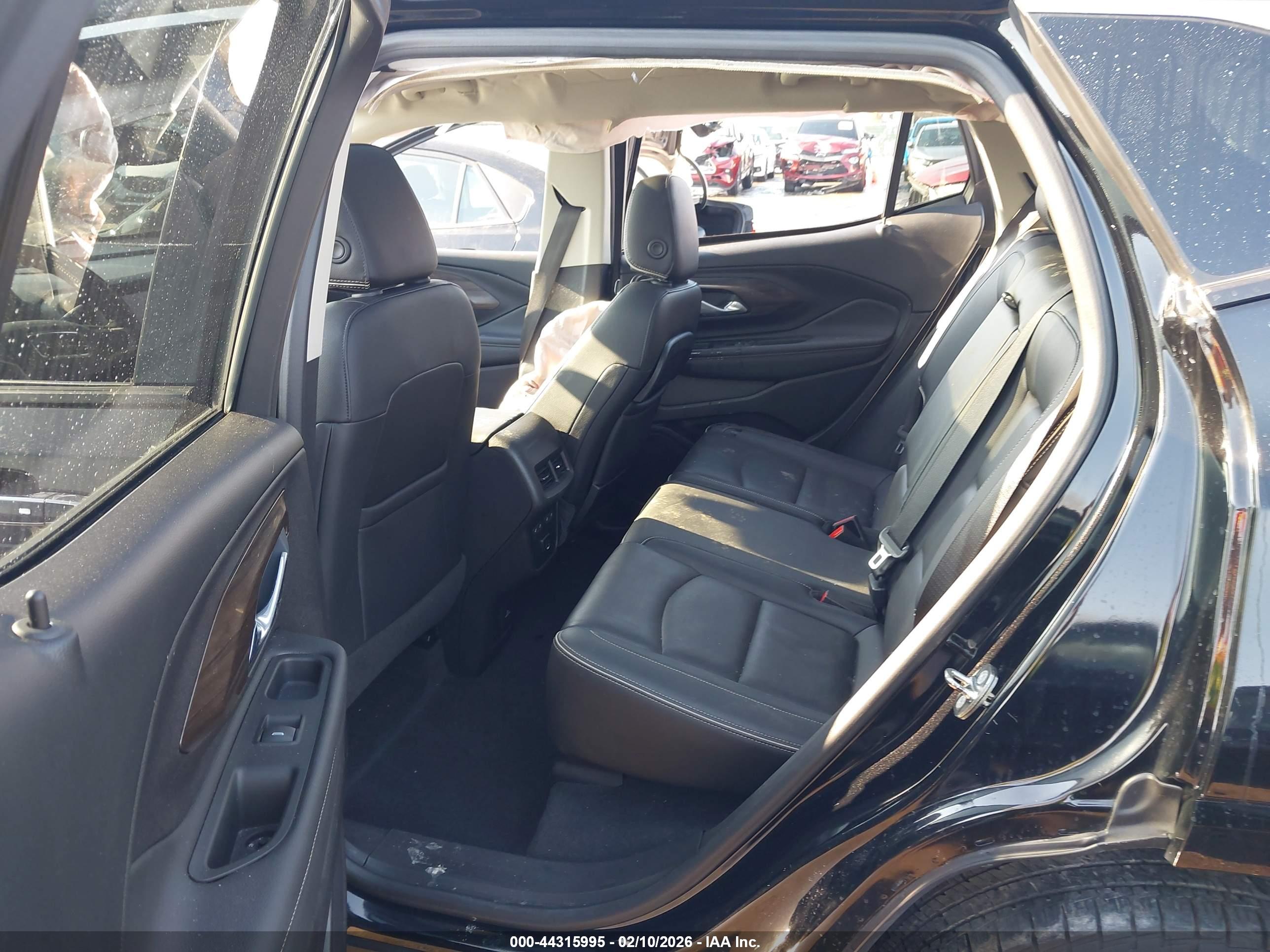 GMC TERRAIN image 8