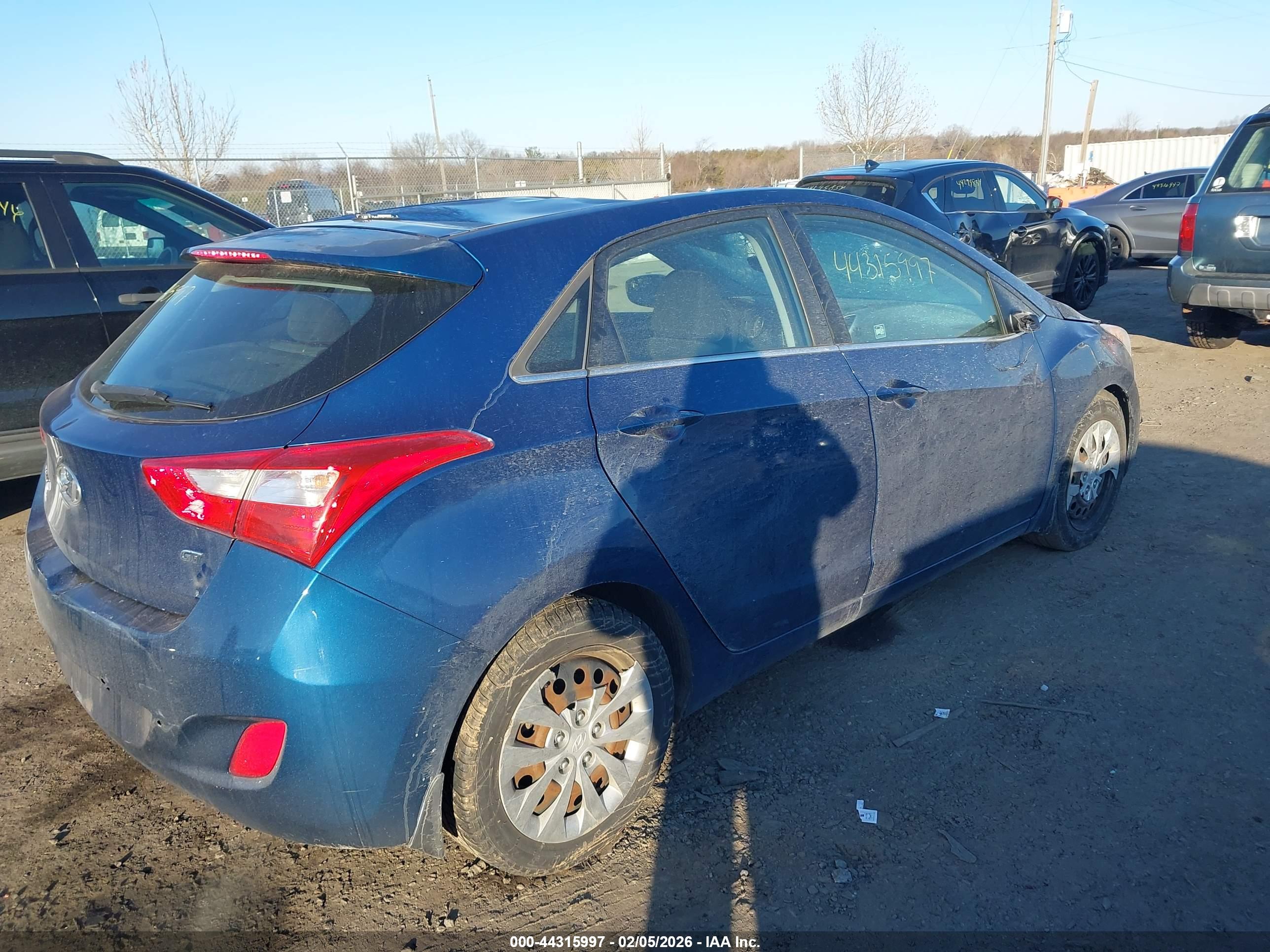 HYUNDAI ELANTRA image 4