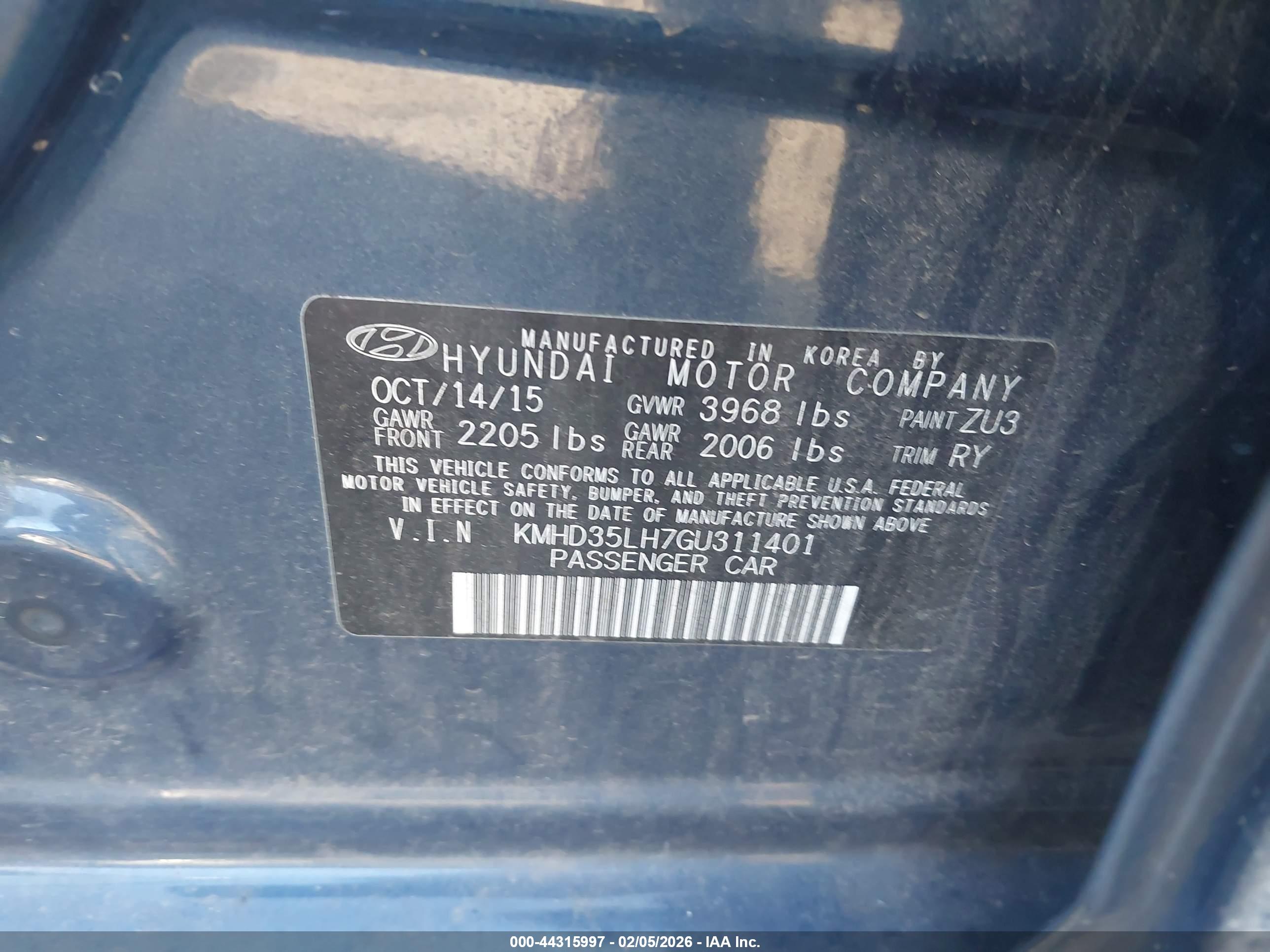 HYUNDAI ELANTRA image 9