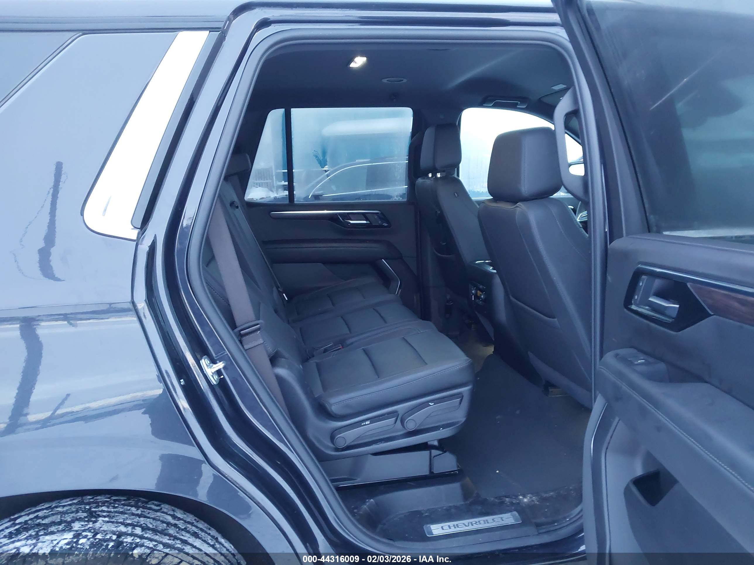 CHEVROLET TAHOE image 8