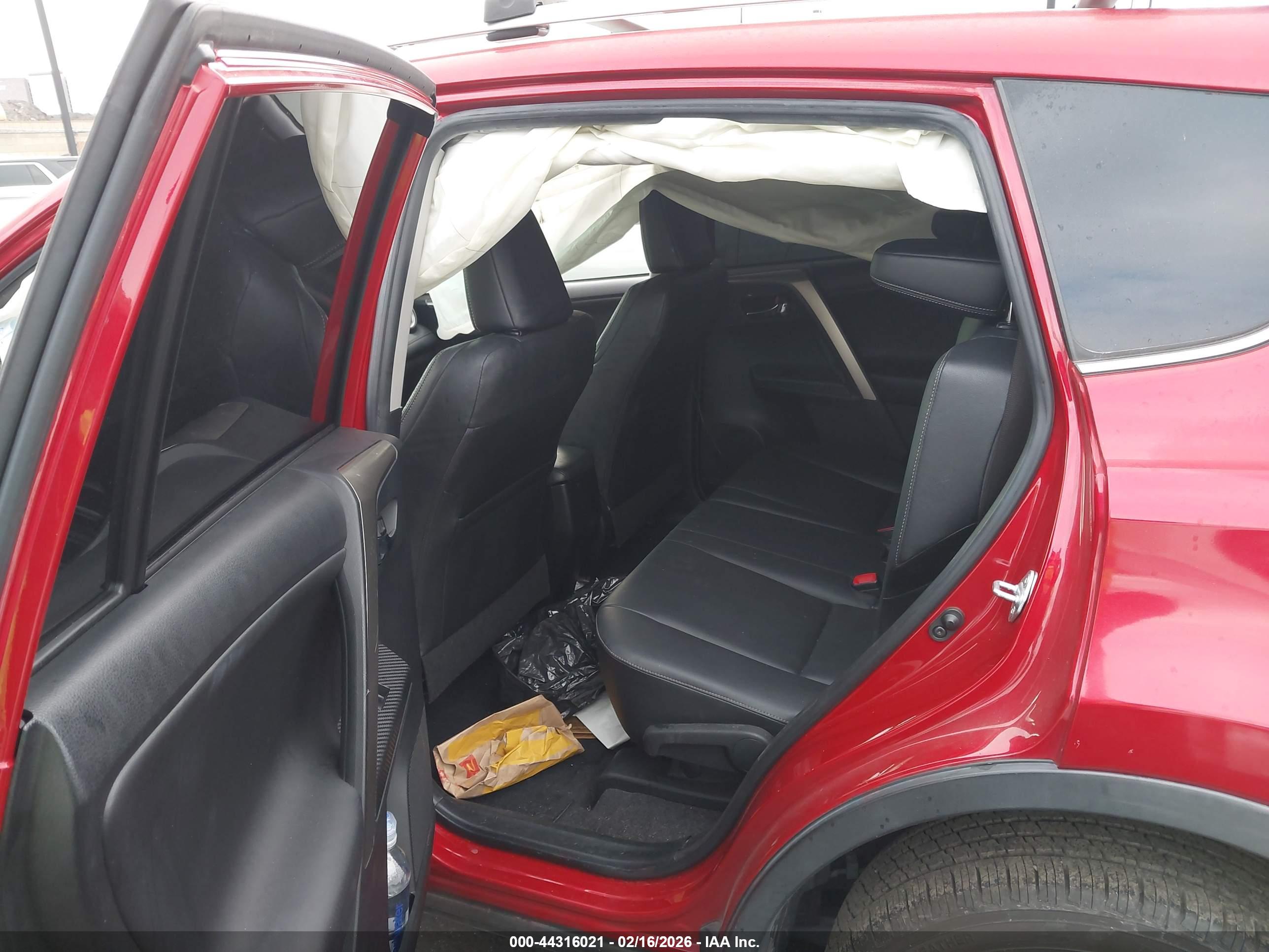 TOYOTA RAV4 image 8