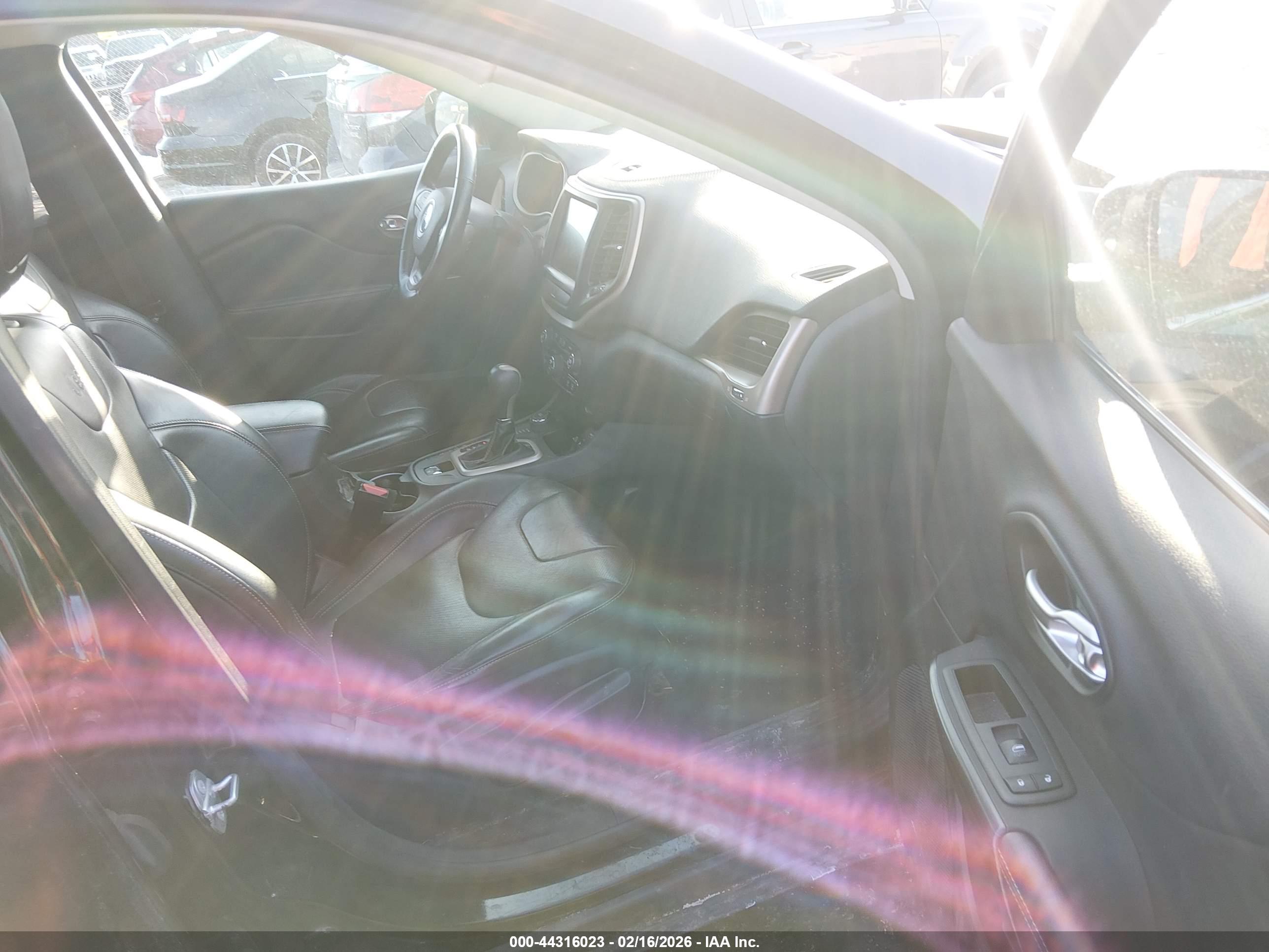 JEEP CHEROKEE image 5