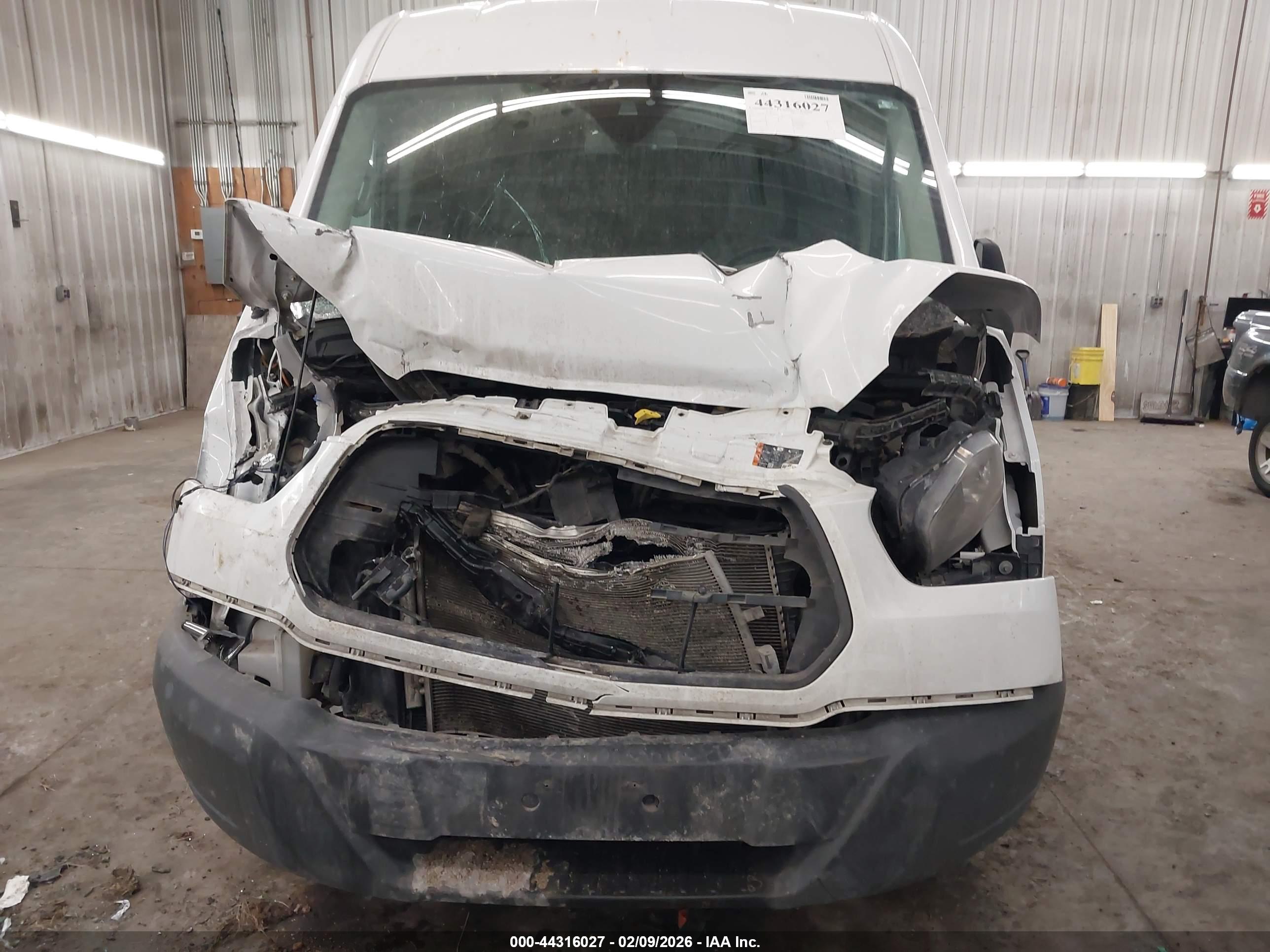 FORD TRANSIT-250 image 6