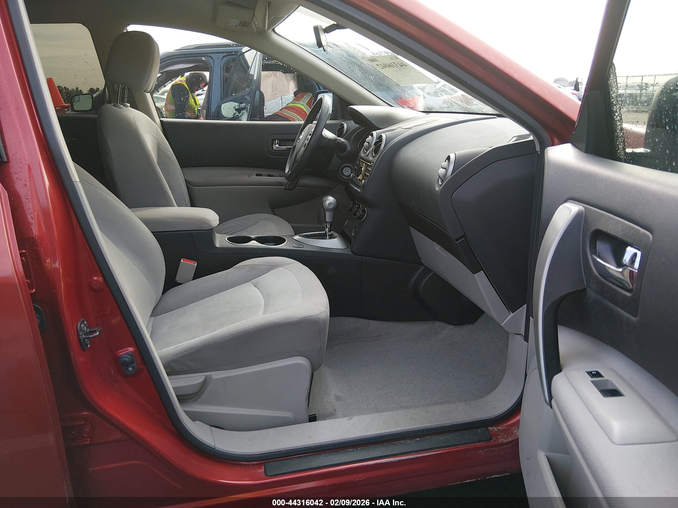 NISSAN ROGUE image 5