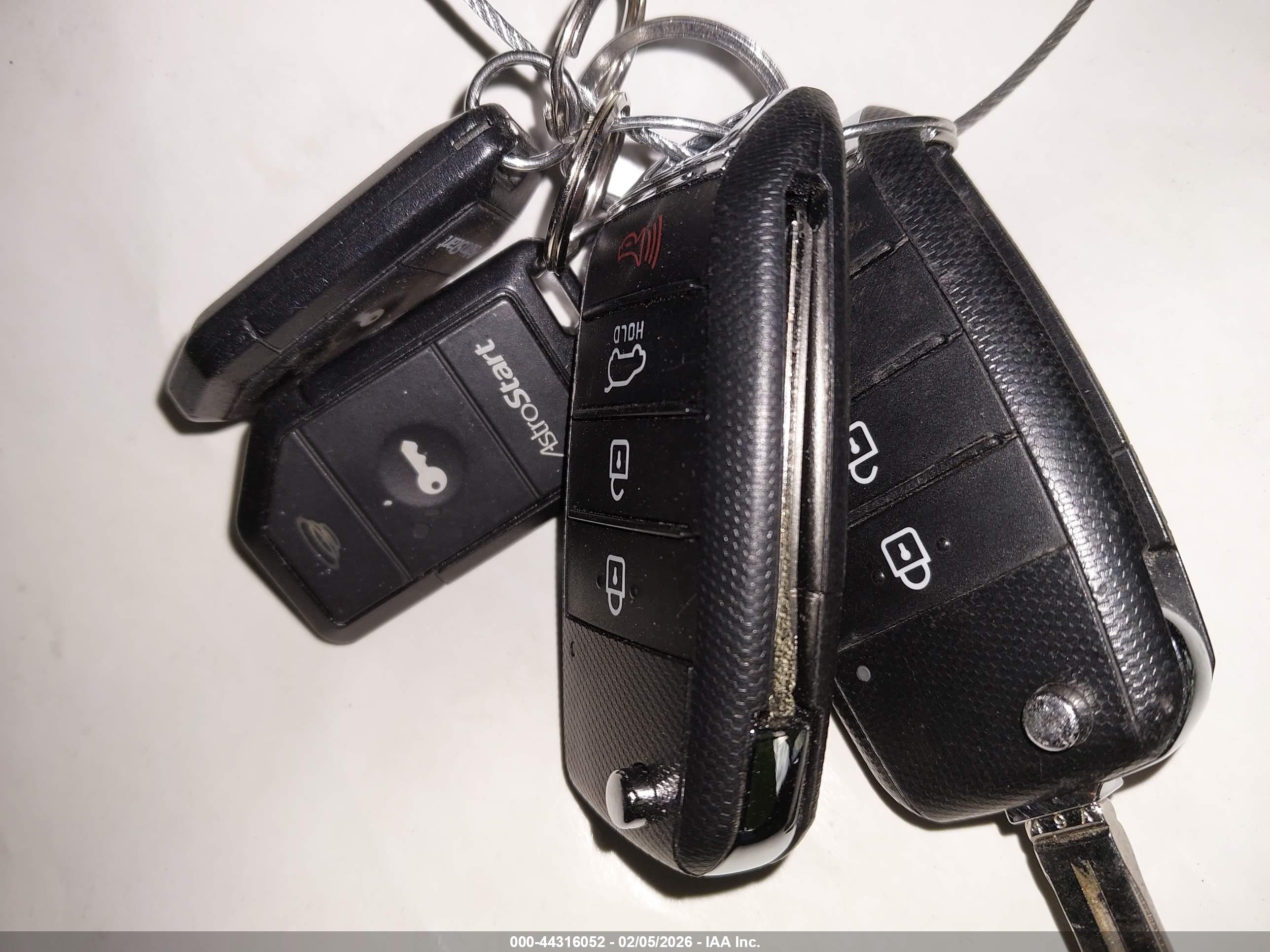 KIA SPORTAGE image 11