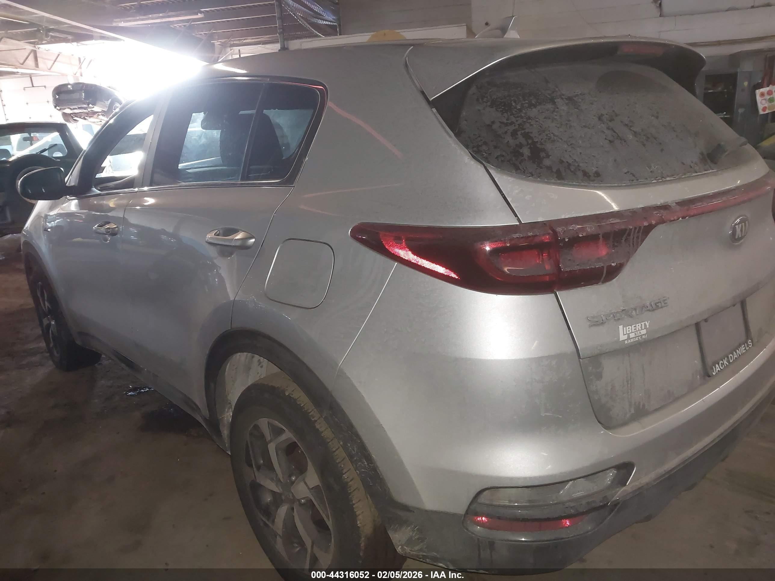 KIA SPORTAGE image 3