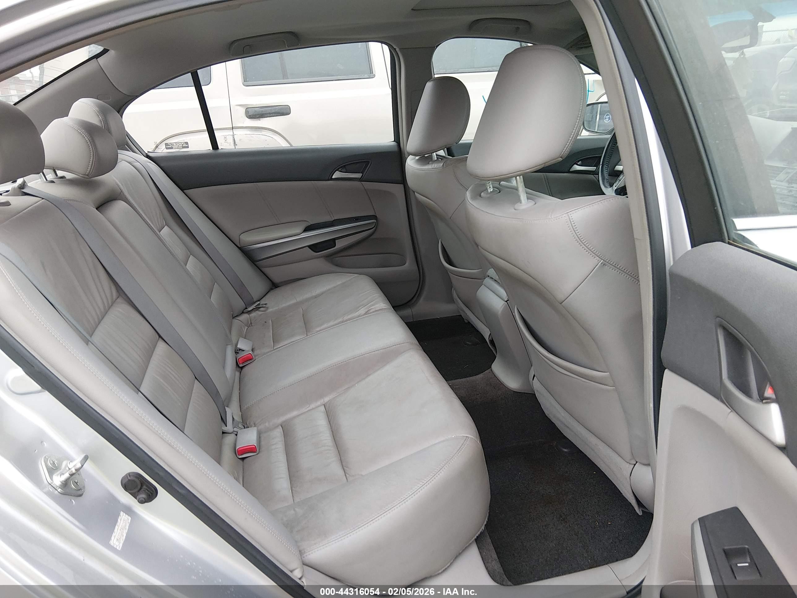 HONDA ACCORD image 8