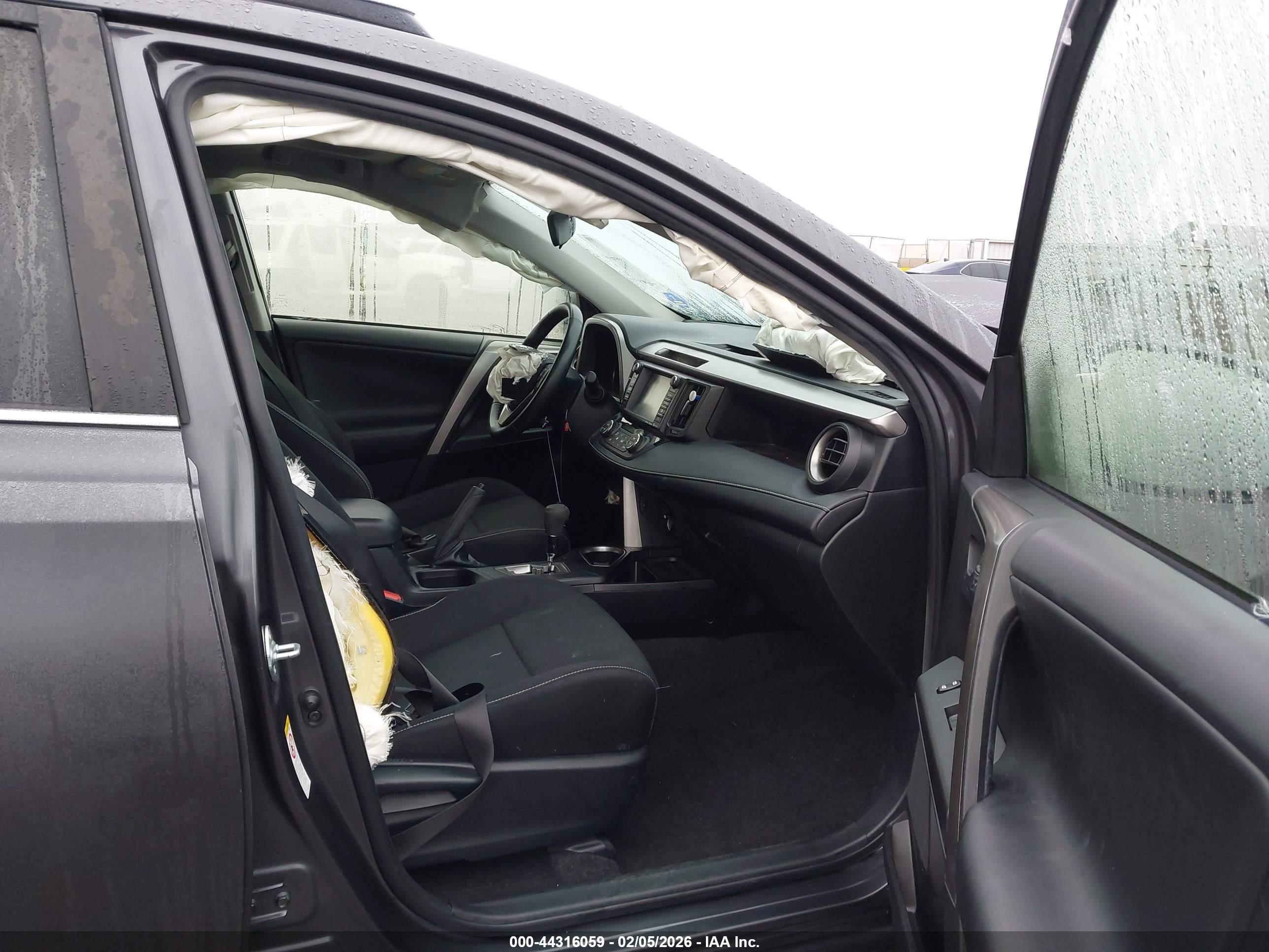 TOYOTA RAV4 image 5