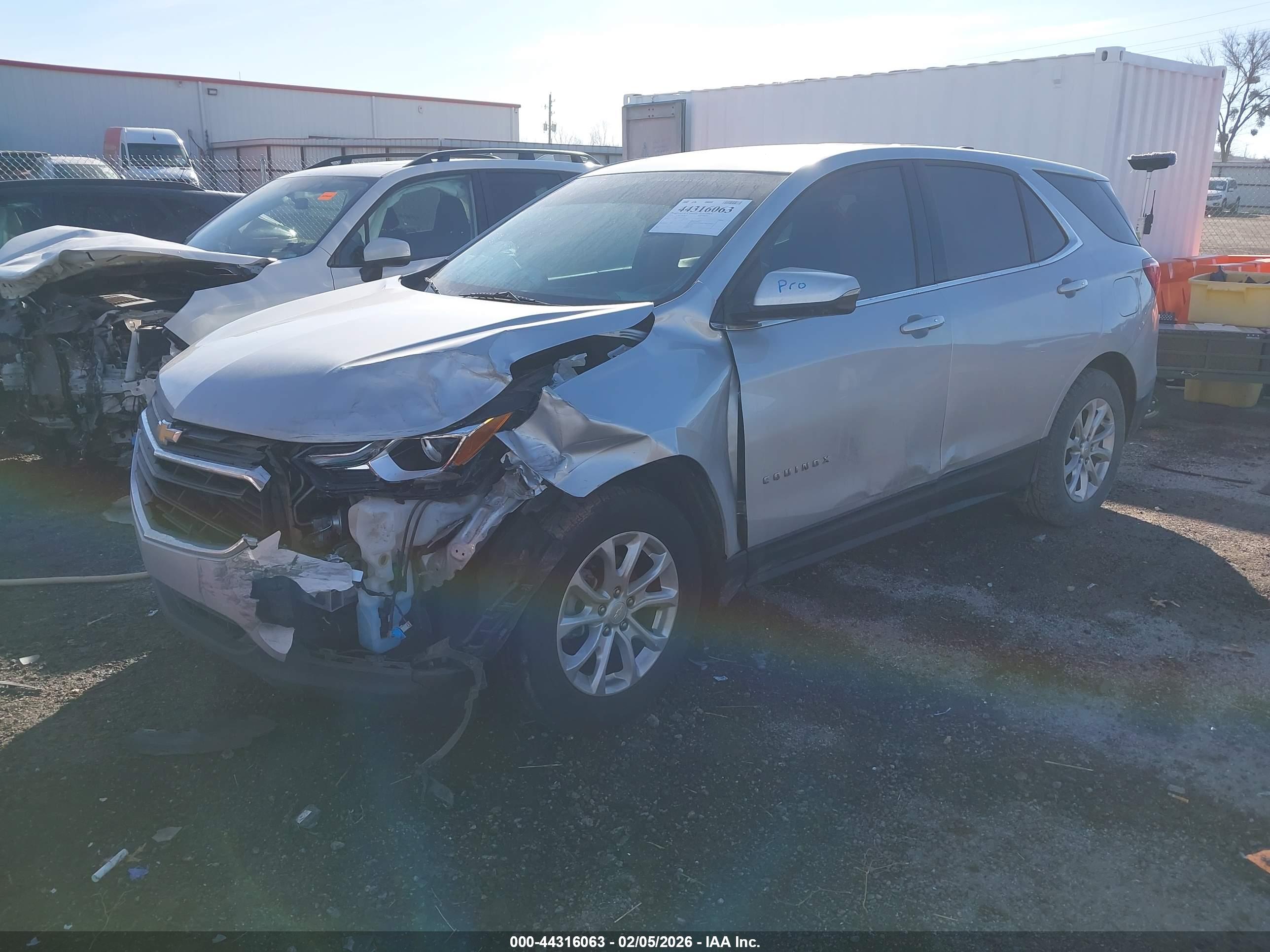 CHEVROLET EQUINOX image 2